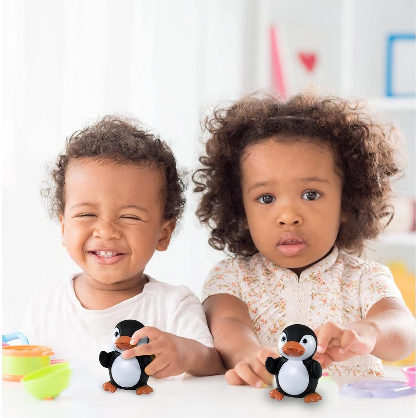 Juguete de Baño Squirter Pingüino Negro DolliBu - 7.62 cm