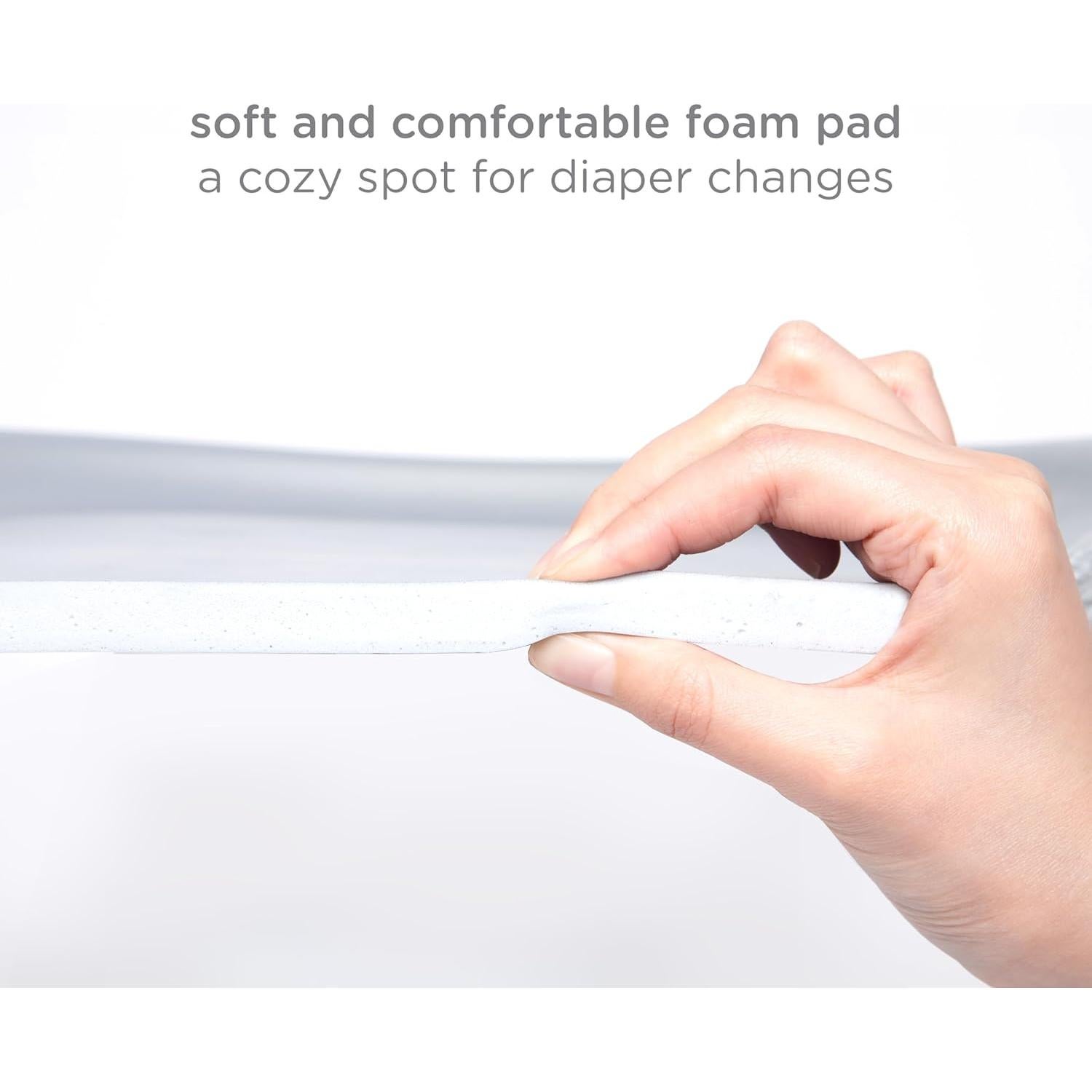 Almohadilla para Cambiar Pañales Ubbi Gris, Impermeable y Ligera
