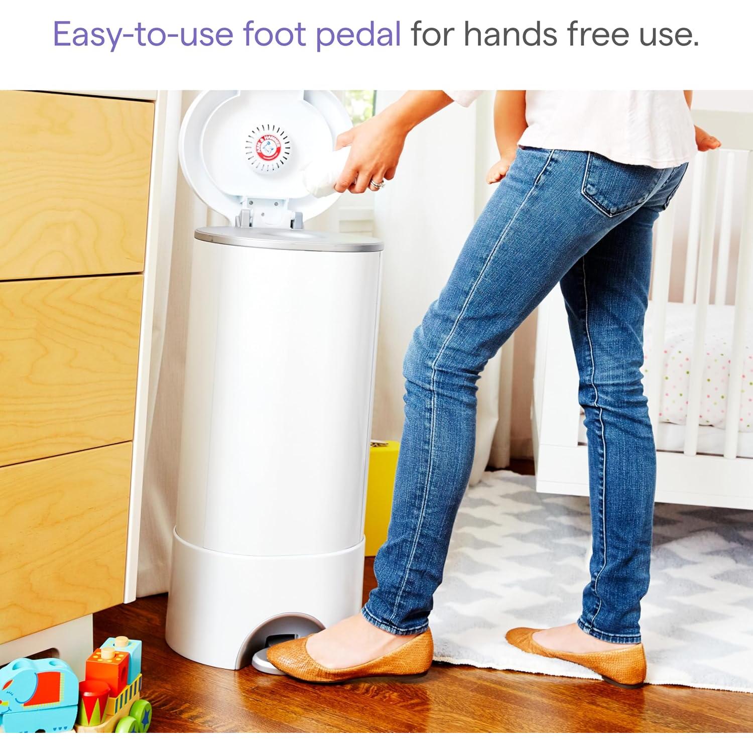 Cubo de Pañales Munchkin Step con Control de Olores y Bicarbonato