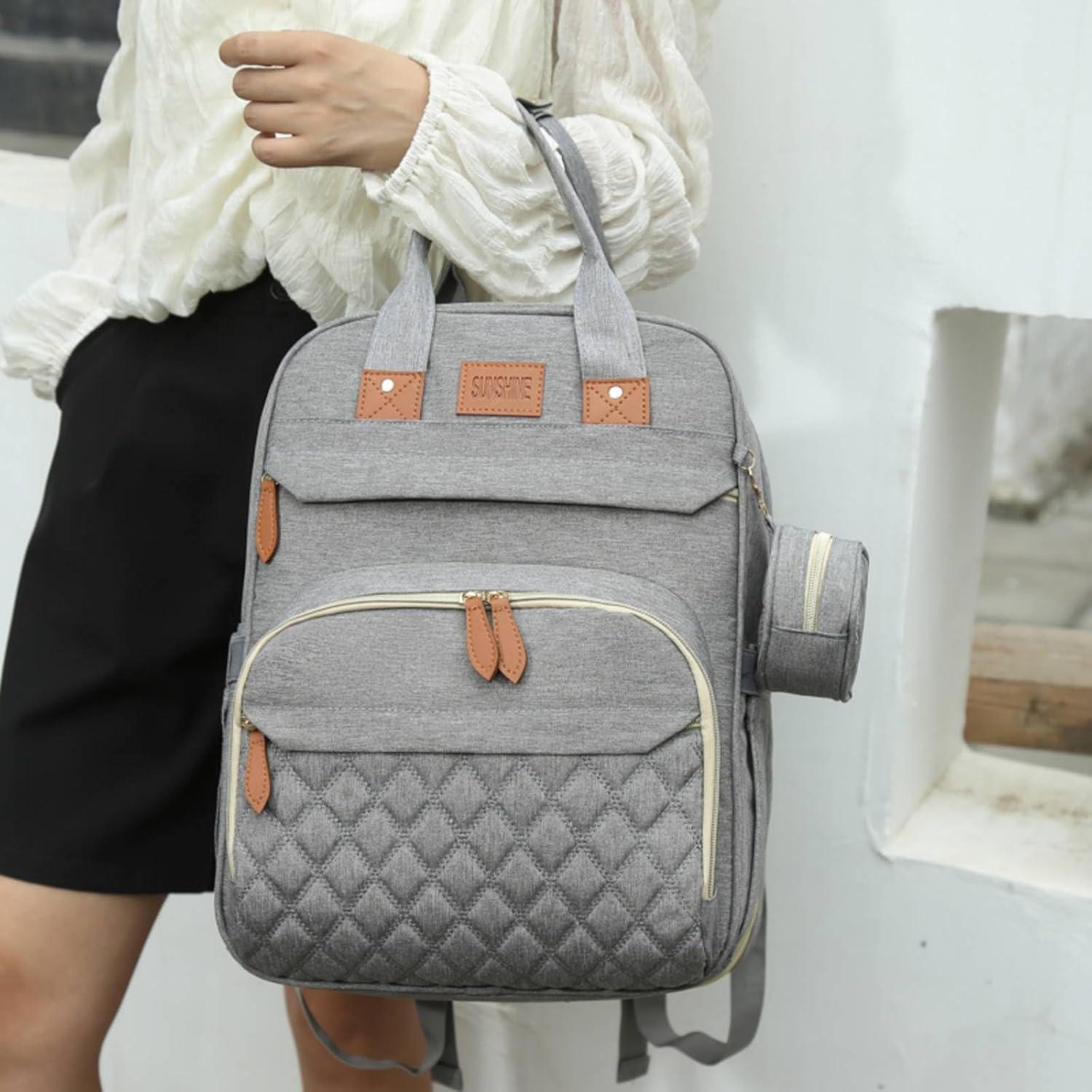 Mochila para Pañales Bebé Gris con Estación de Cambio USB 19L