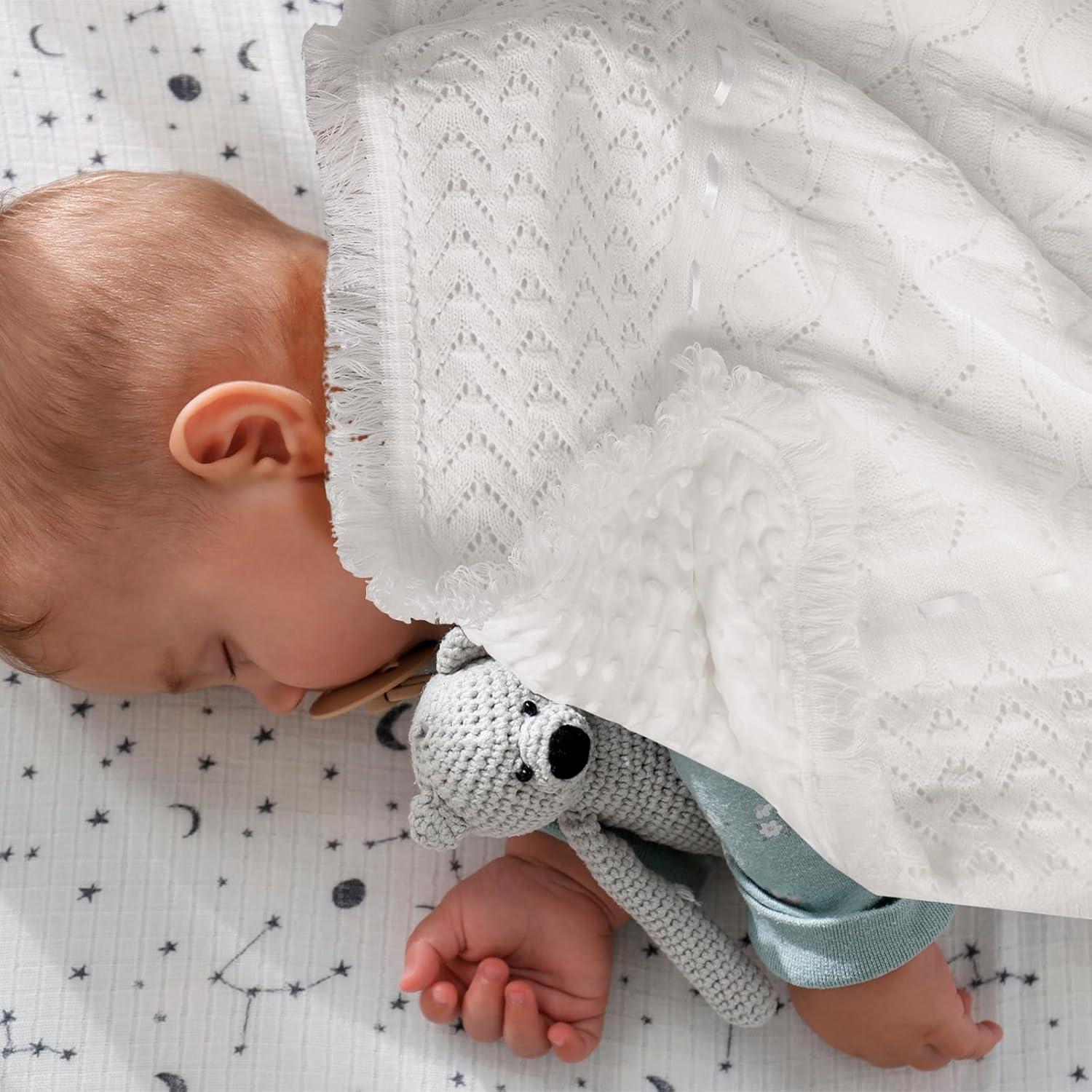 Manta de Bautizo Runeaoys Blanca con Bordados para Bebés