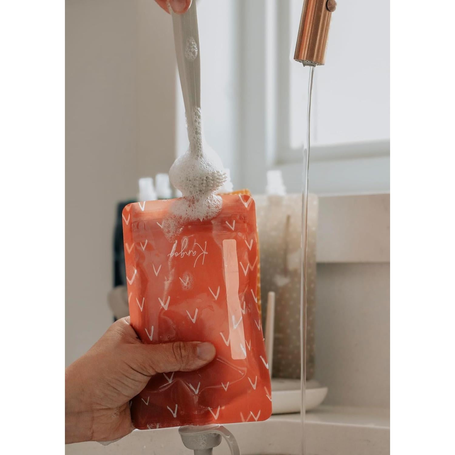 Cepillo Limpiador de Botellas de Silicona Kangoo - Ergonomía y Suavidad