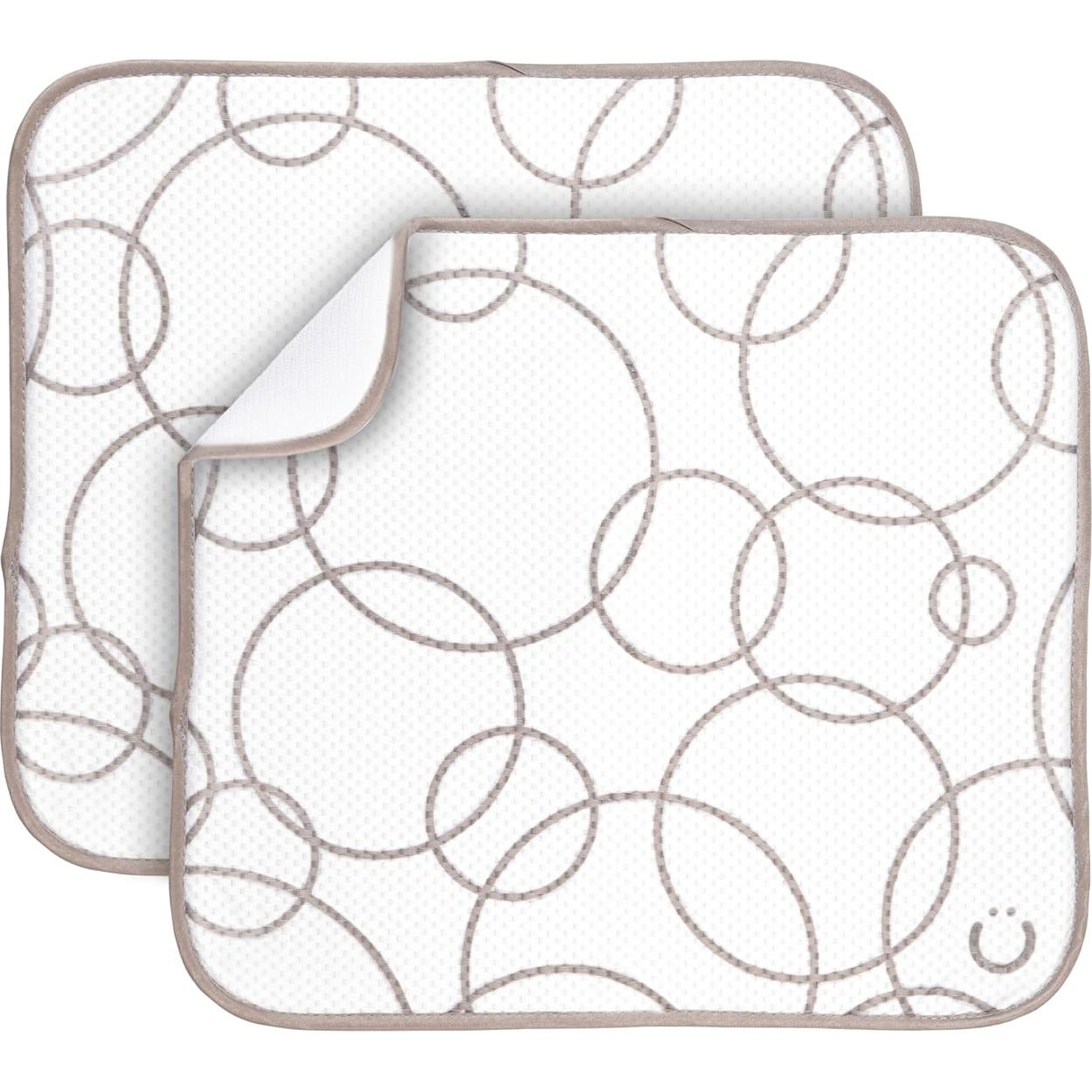 Soporte de Secado de Biberones Ubbi Taupe con 13 Puntas y Alfombrillas