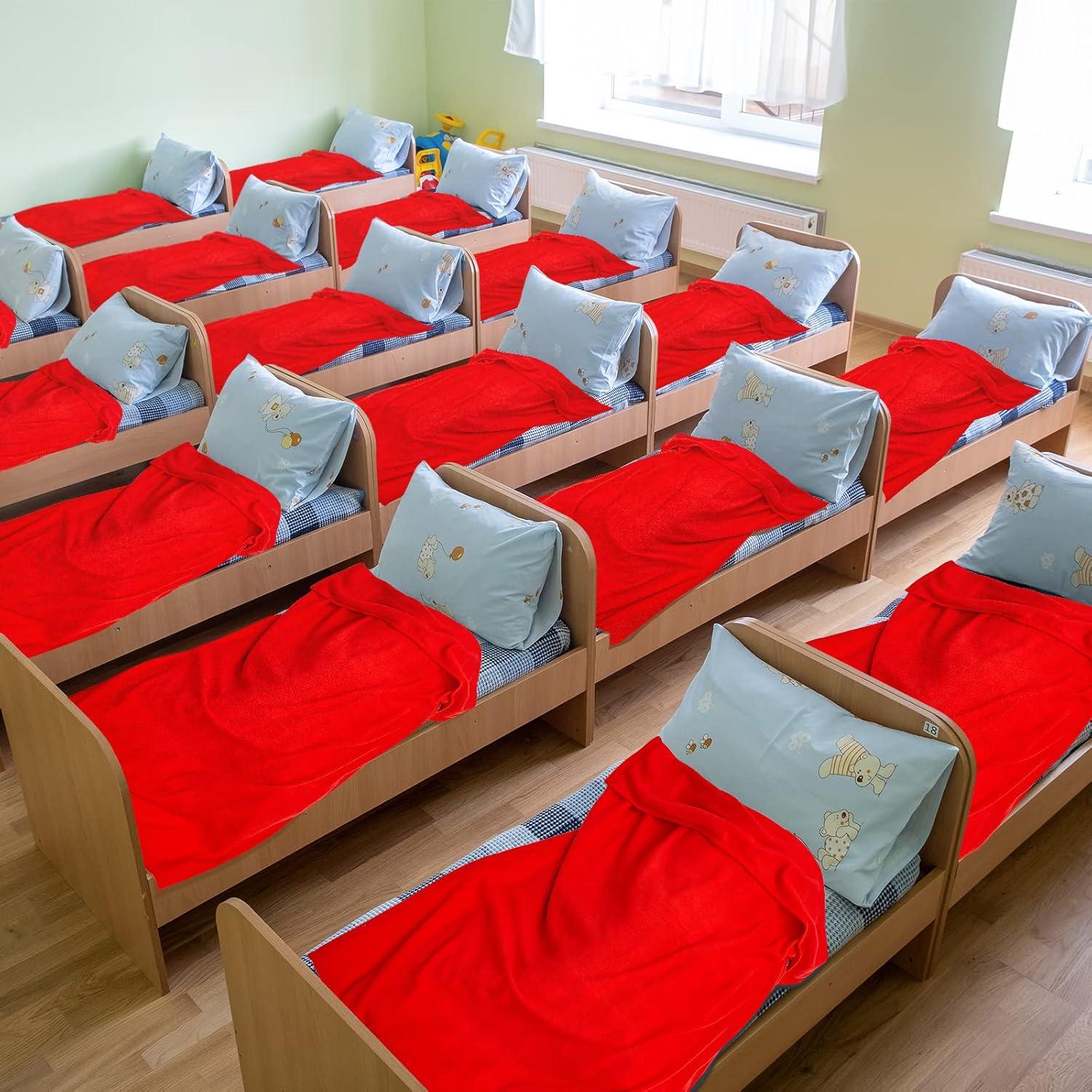 Juego de 8 Mantitas de Forro Polar Juexica 92x122cm Rojo