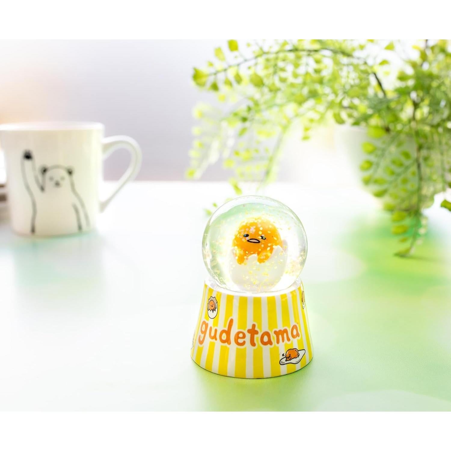 Globo de Nieve Mini Gudetama con Luz - Silver Buffalo 7.62 cm