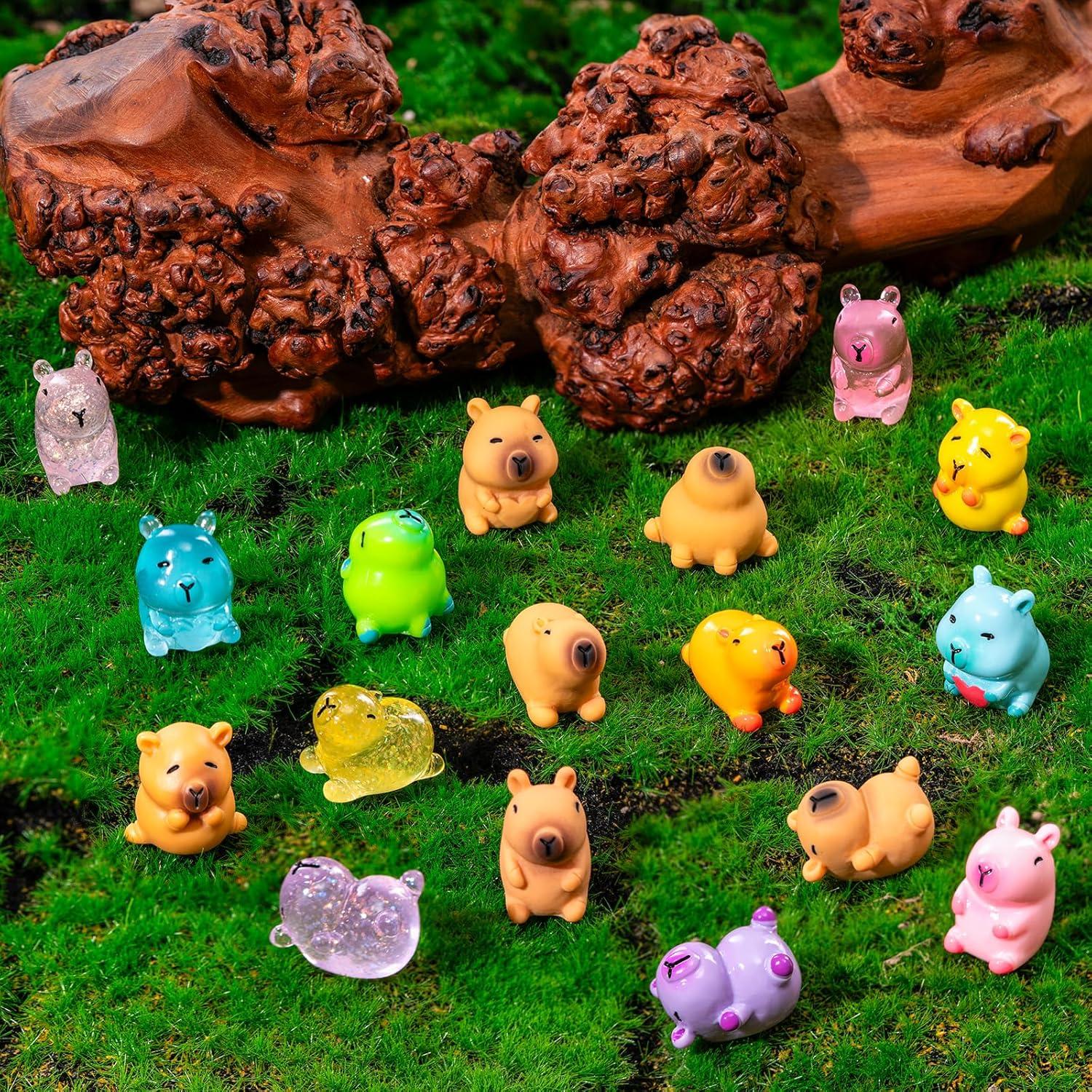 Figuritas Mini Capibara Luminiscentes - Paquete de 24 Resina