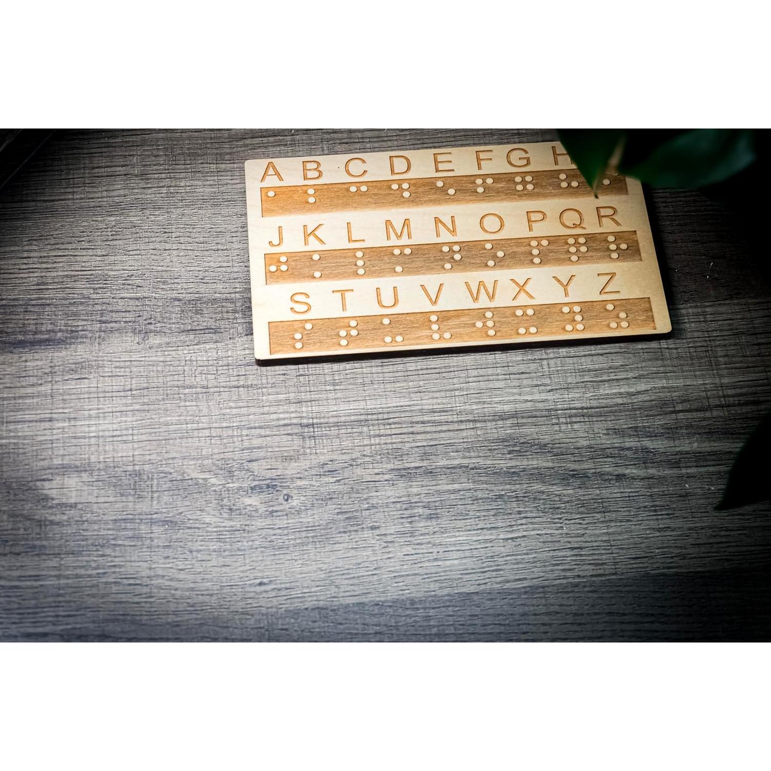 Tablero de Alfabeto Braille Creativo - Madera de Abeto - 18.29x11.18 cm