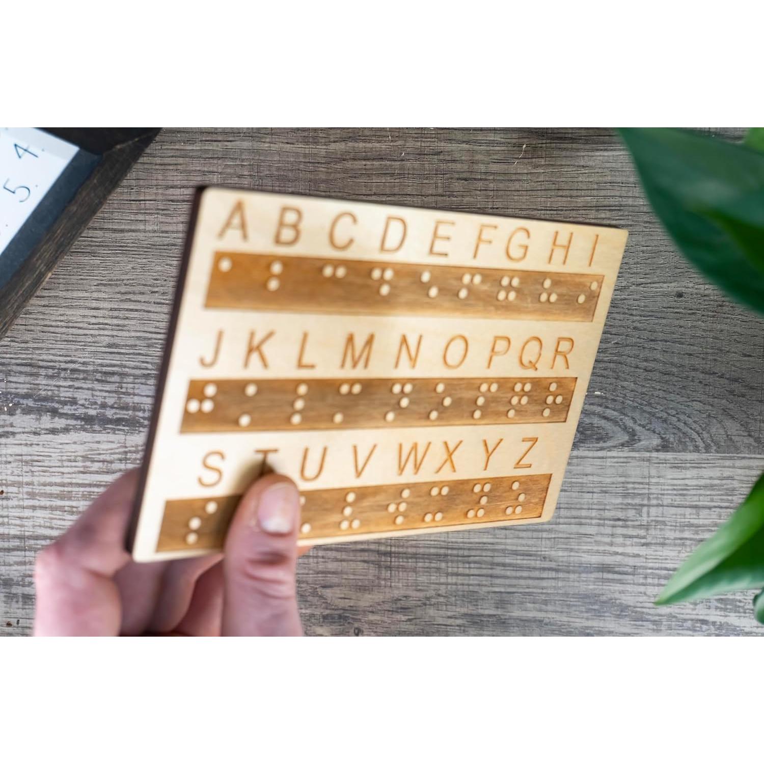 Tablero de Alfabeto Braille Creativo - Madera de Abeto - 18.29x11.18 cm