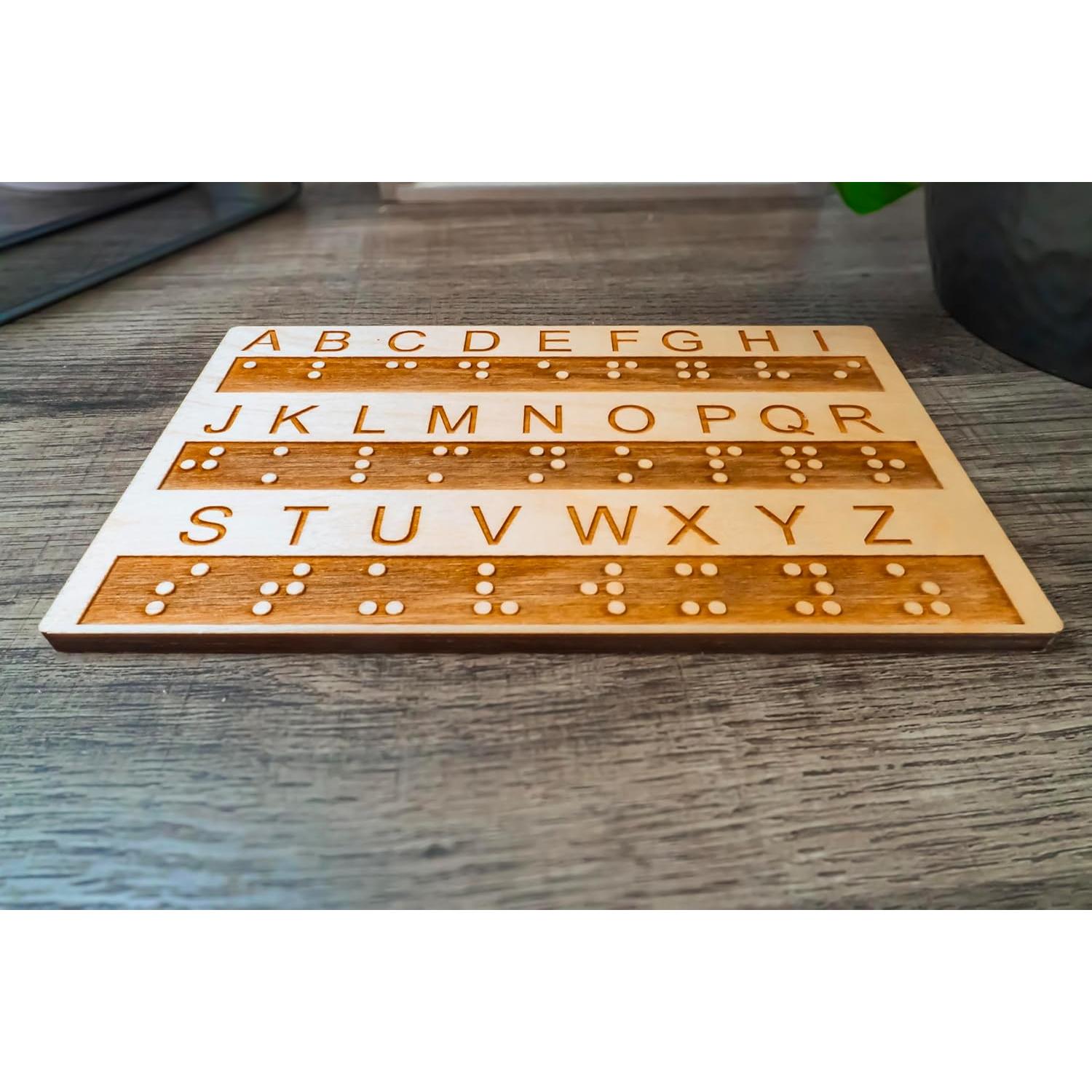 Tablero de Alfabeto Braille Creativo - Madera de Abeto - 18.29x11.18 cm