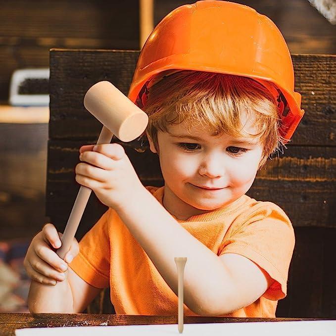 Juguete Educativo Martillo de Madera KIHACO con 30 Clavos
