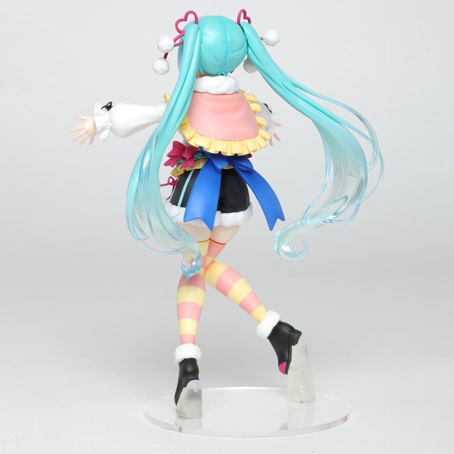 Figura Hatsune Miku Taito 18 cm Versión Invierno Coleccionable