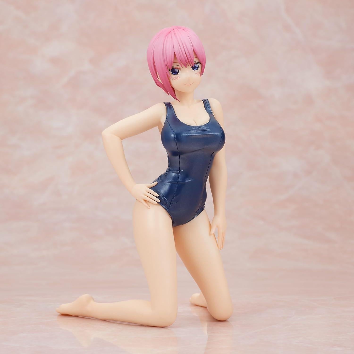 Figura Ichika Nakano estilo escolar Bandai Spirits 15 cm