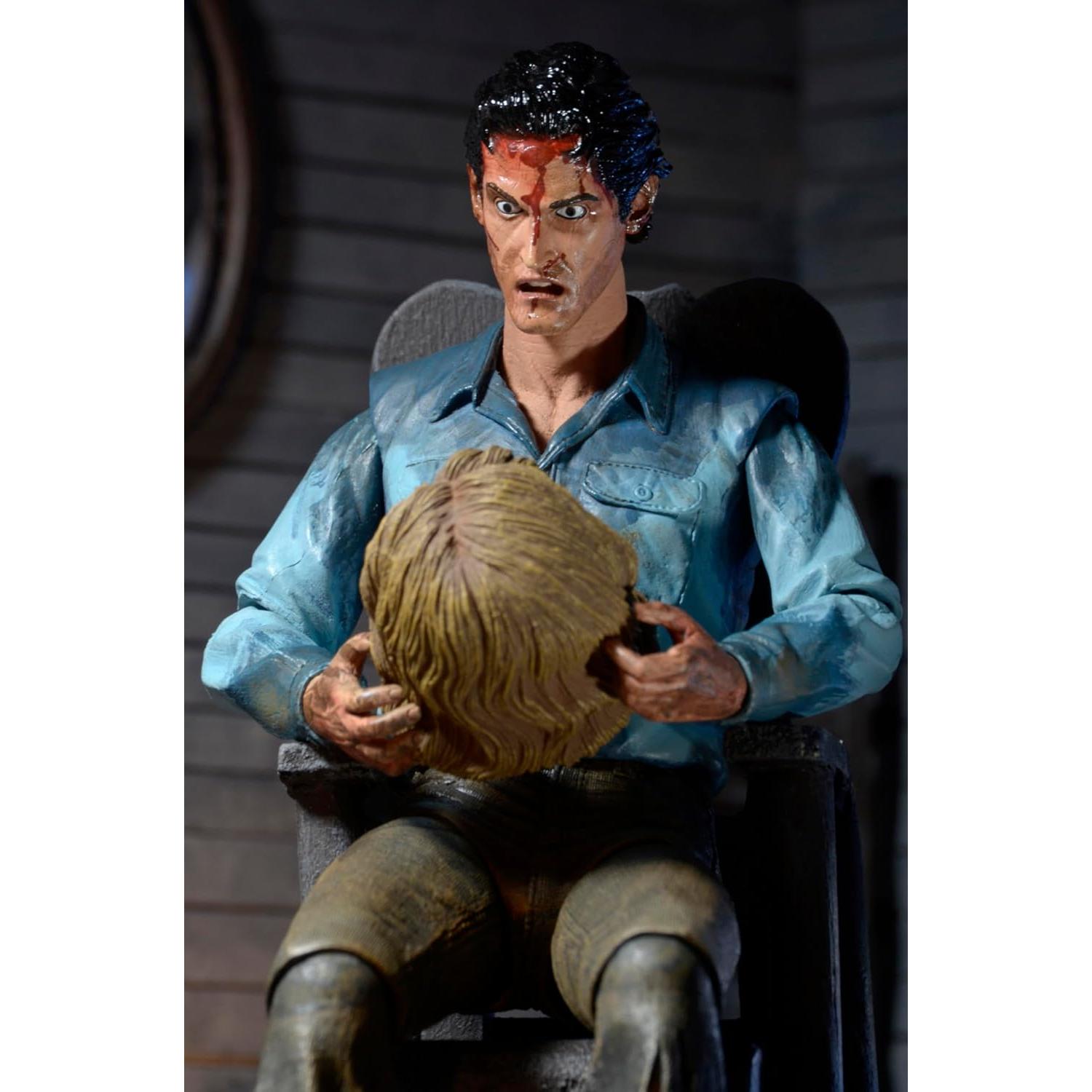 Figura de Acción NECA Evil Dead 2 Ash Definitivo 17.78 cm