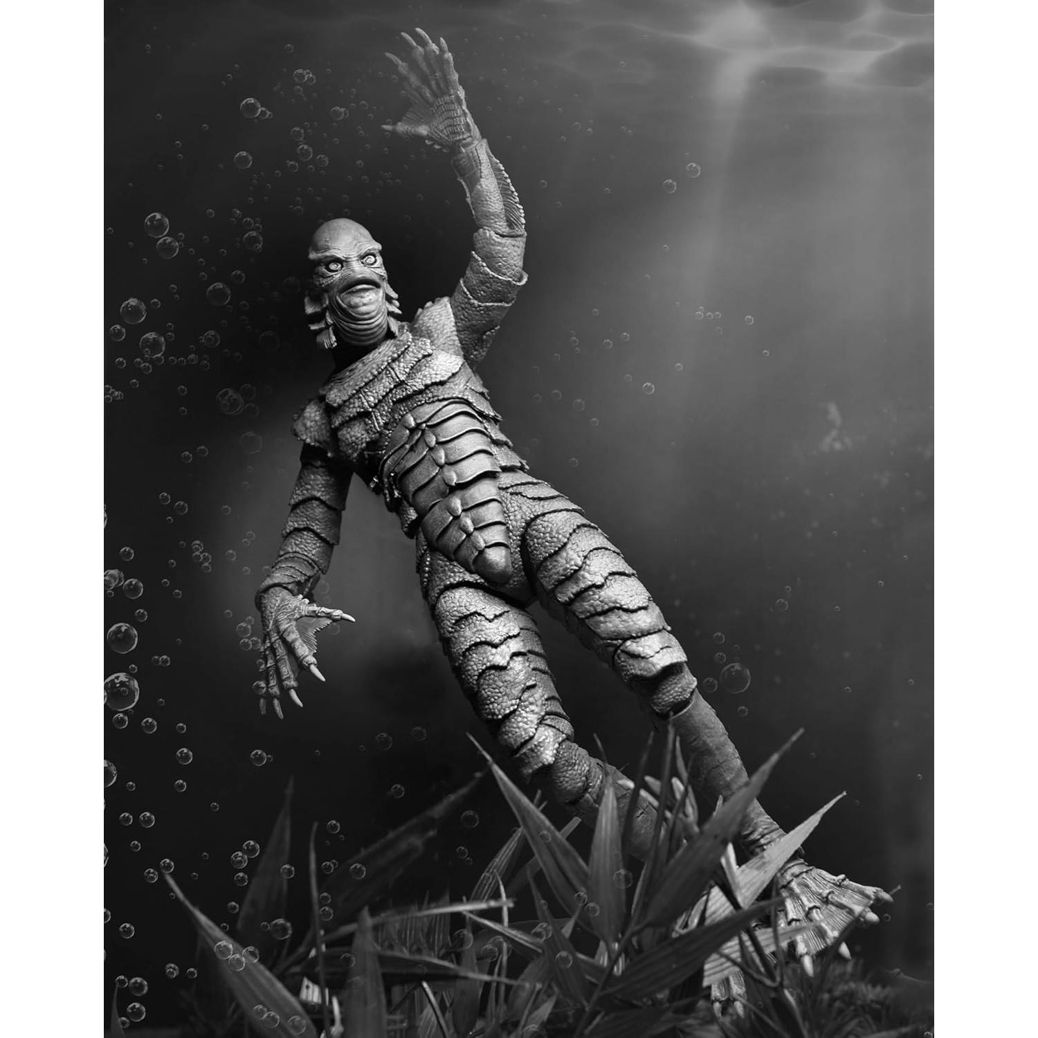 Figura de Acción NECA Criatura del Pantano Negro 17.78 cm