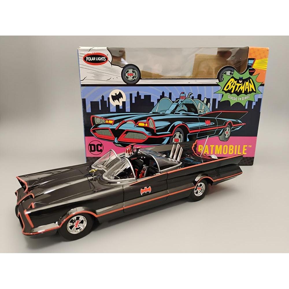 Kit de Modelo Batmobile 1966 Polar Lights 1:25 Pre-pintado