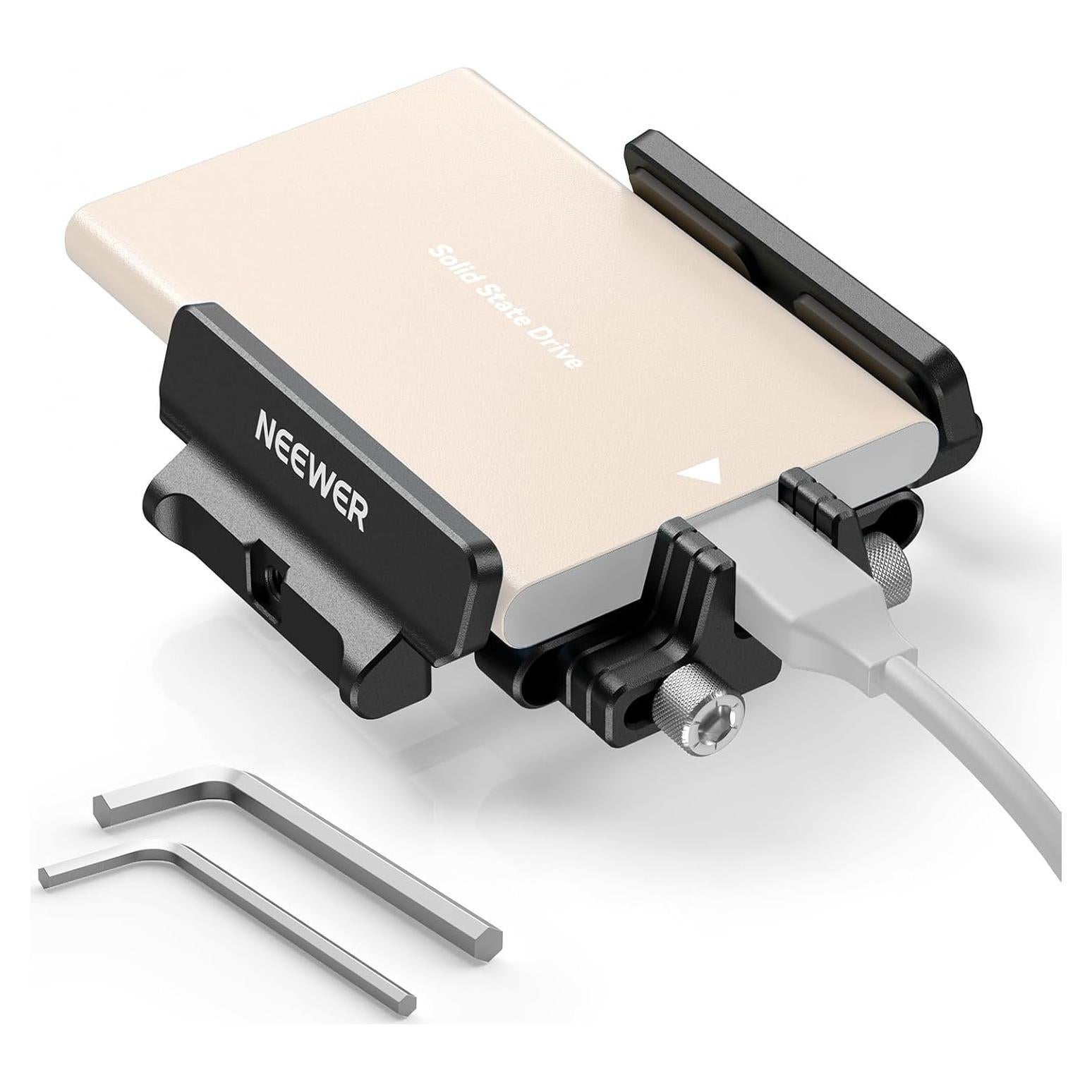 Soporte Universal para SSD NEEWER UA035 Ajustable 40-65mm