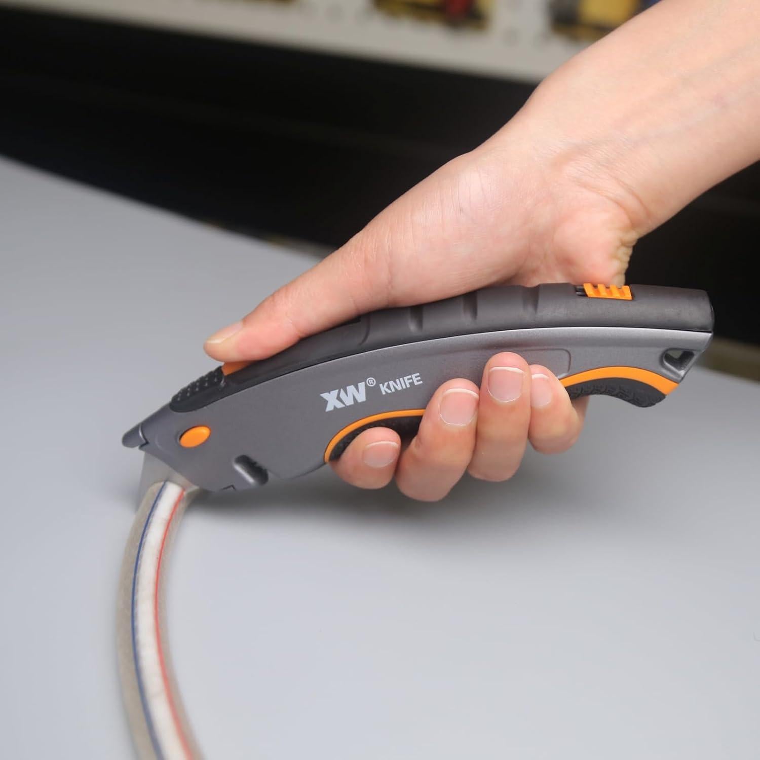 Cuchillo de Utilidad Retráctil XW SX1508 con 5 Cuchillas