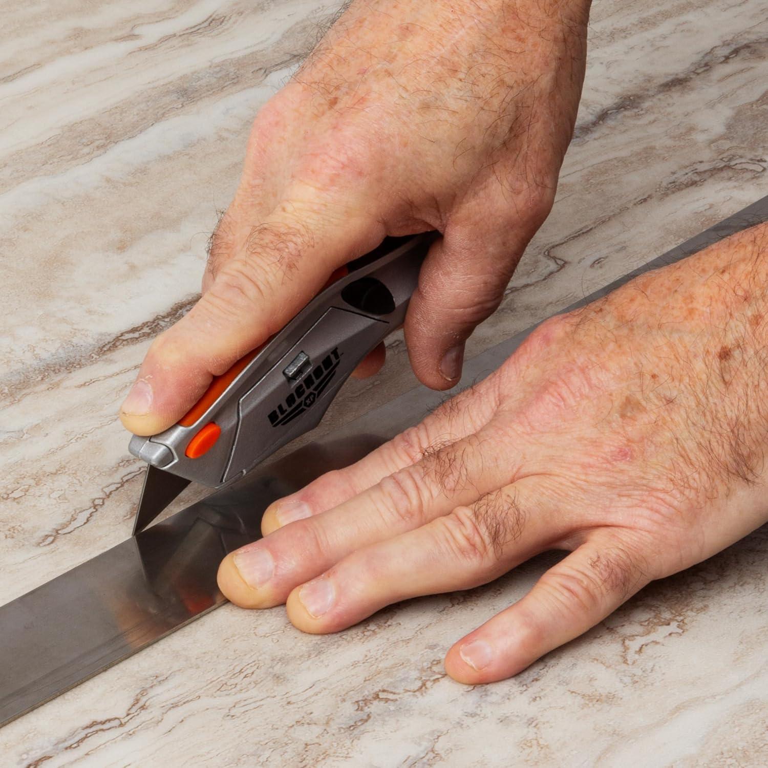 Cuchillo Utility Retráctil Blackout XP con 6 Cuchillas