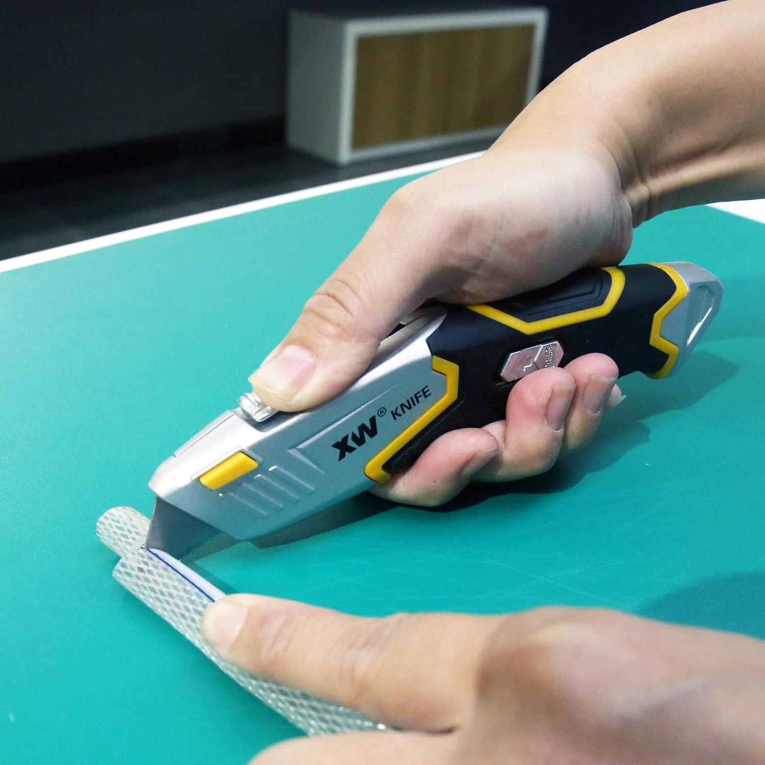 Cuchillo Utility Automático XW con 5 Cuchillas y 10 de Regalo