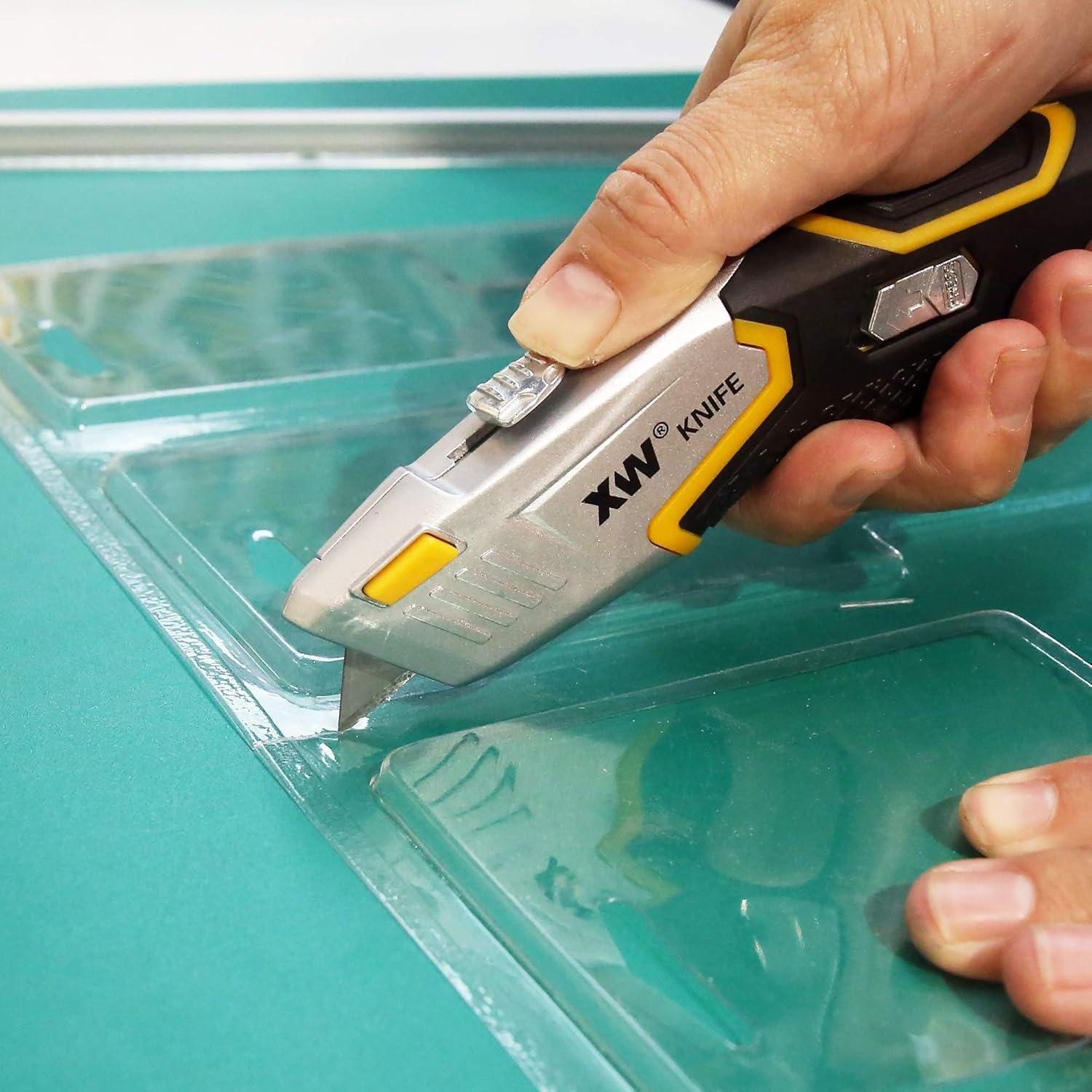 Cuchillo Utility Automático XW con 5 Cuchillas y 10 de Regalo