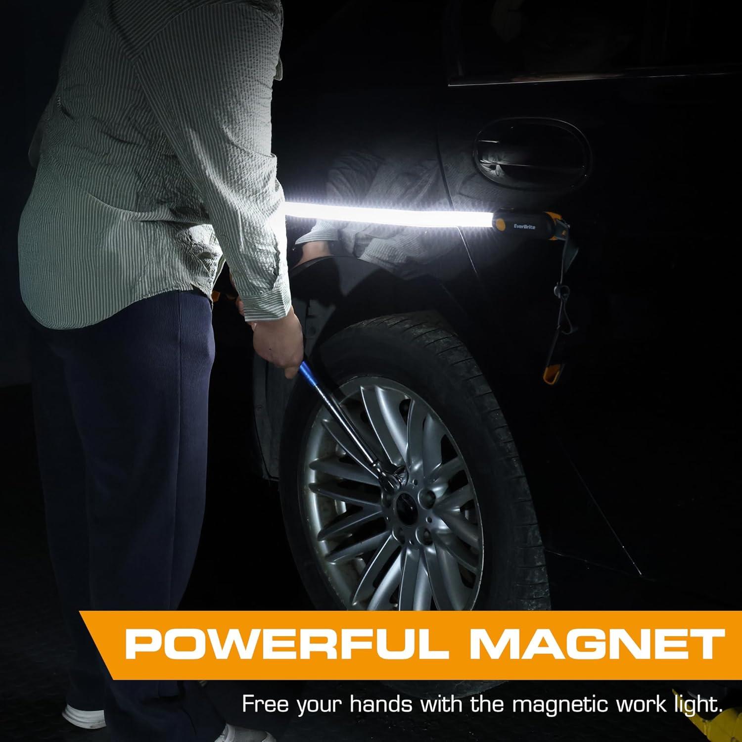 Luz de Trabajo Recargable LED EverBrite con Base Magnética