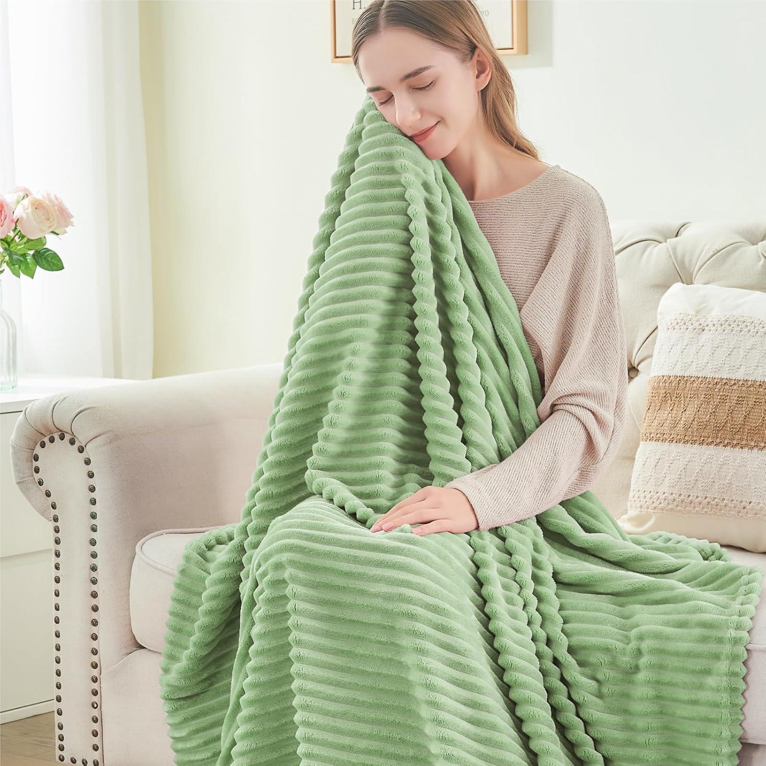 Manta de Forro BEDELITE Verde Manzana 127x152 cm Suave y Cálida