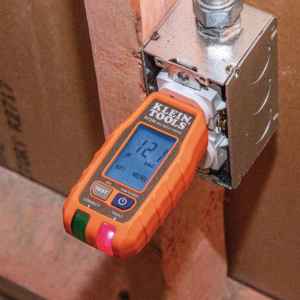 Probador GFCI Klein Tools RT250 con Pantalla LCD 120V