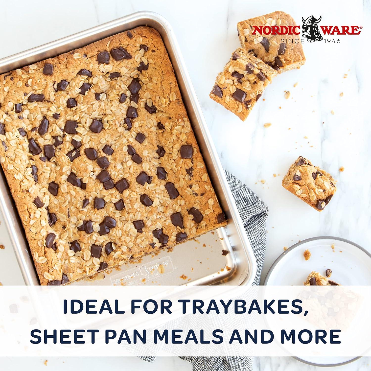 Bandeja para Pasteles Rectangular Nordic Ware 32.8x24.1cm Aluminio