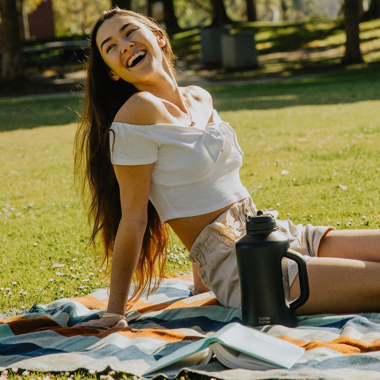 Botella de Agua Aislada 1.89 L BOTELLA BOTELLA con Pajilla