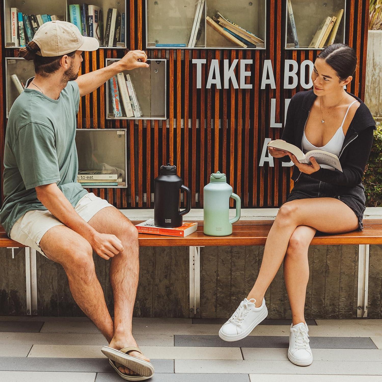 Botella de Agua Aislada 1.89 L BOTELLA BOTELLA con Pajilla