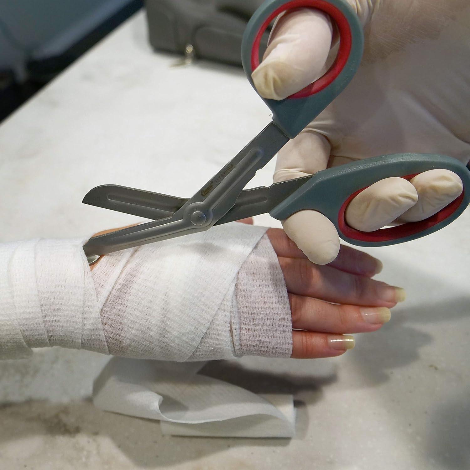 Tijeras Curvadas de Titanio Clauss 17.78 cm Serradas