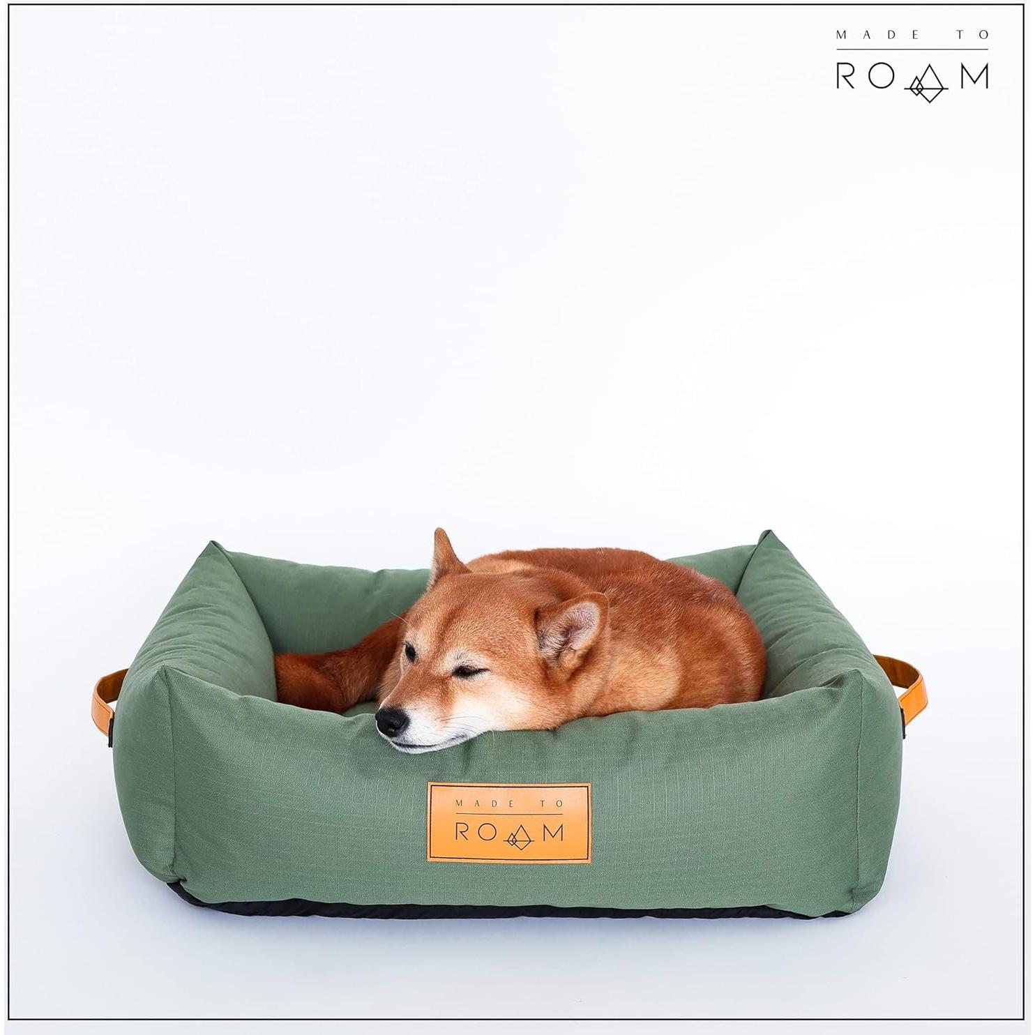 Cama para Perros Mediana Made to Roam - Tela Oxford Resistente al Agua