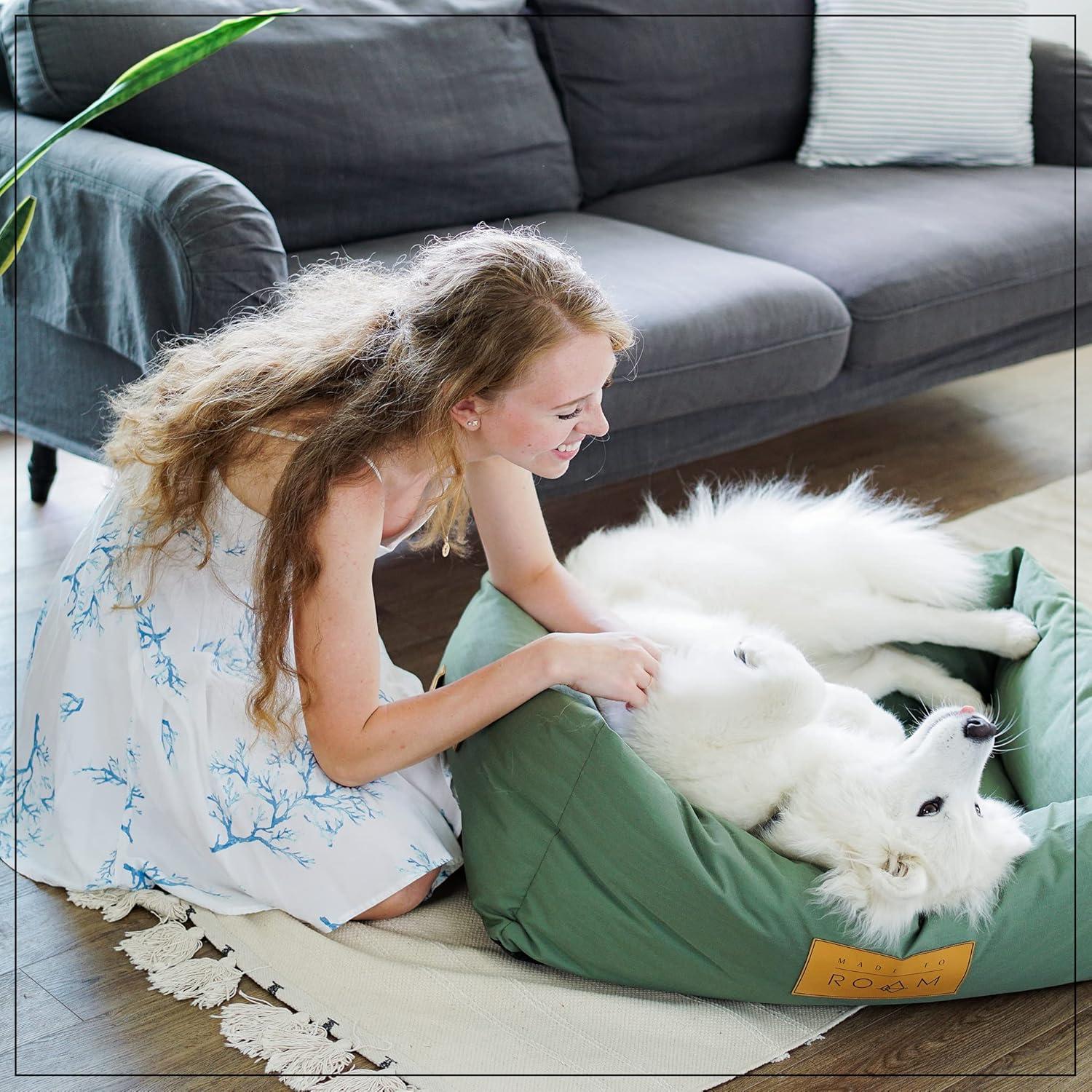 Cama para Perros Mediana Made to Roam - Tela Oxford Resistente al Agua