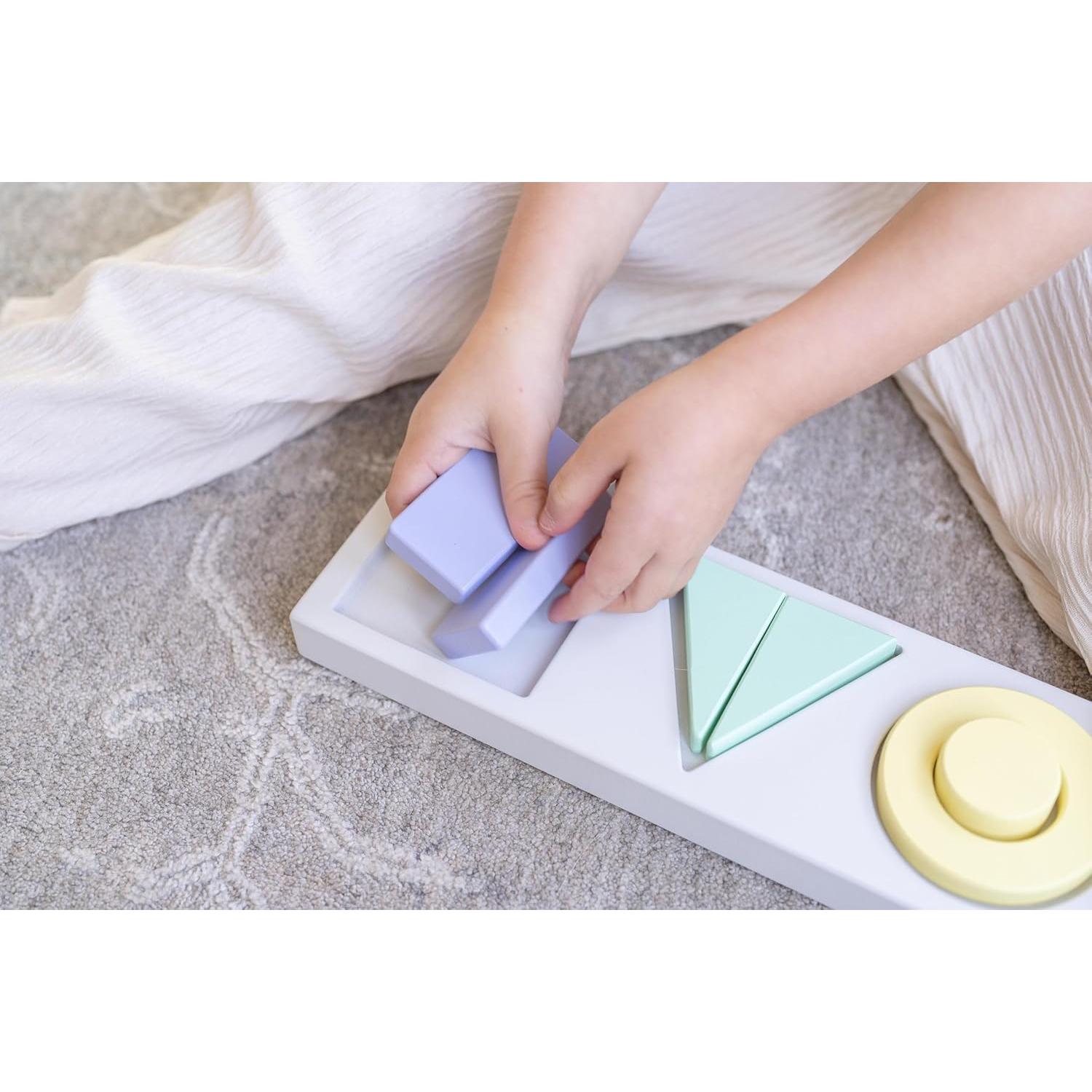 Clasificador de Formas de Madera CeCe LaRue 29.85x10.16 cm