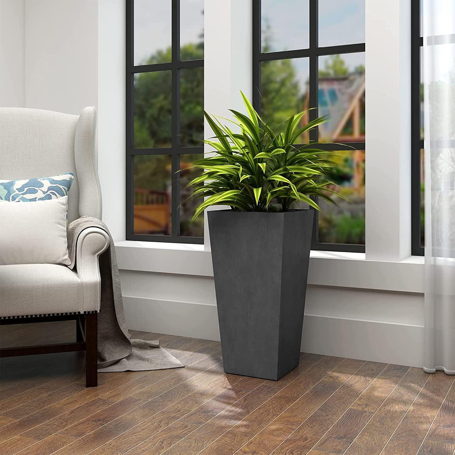 Maceta Alta Kante 71 cm Concreto Negro Pulido con Drenaje