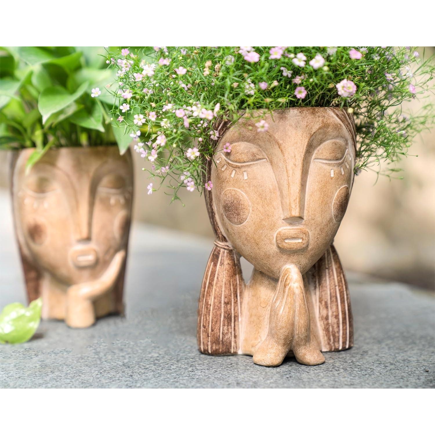 Maceta de cara pintada a mano Saysmile - Orando 17.95x11.48 cm