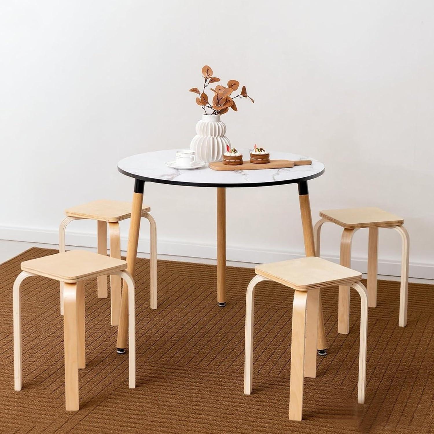 Juego de 4 Taburetes Apilables TOMANOR Madera Natural 45.72 cm