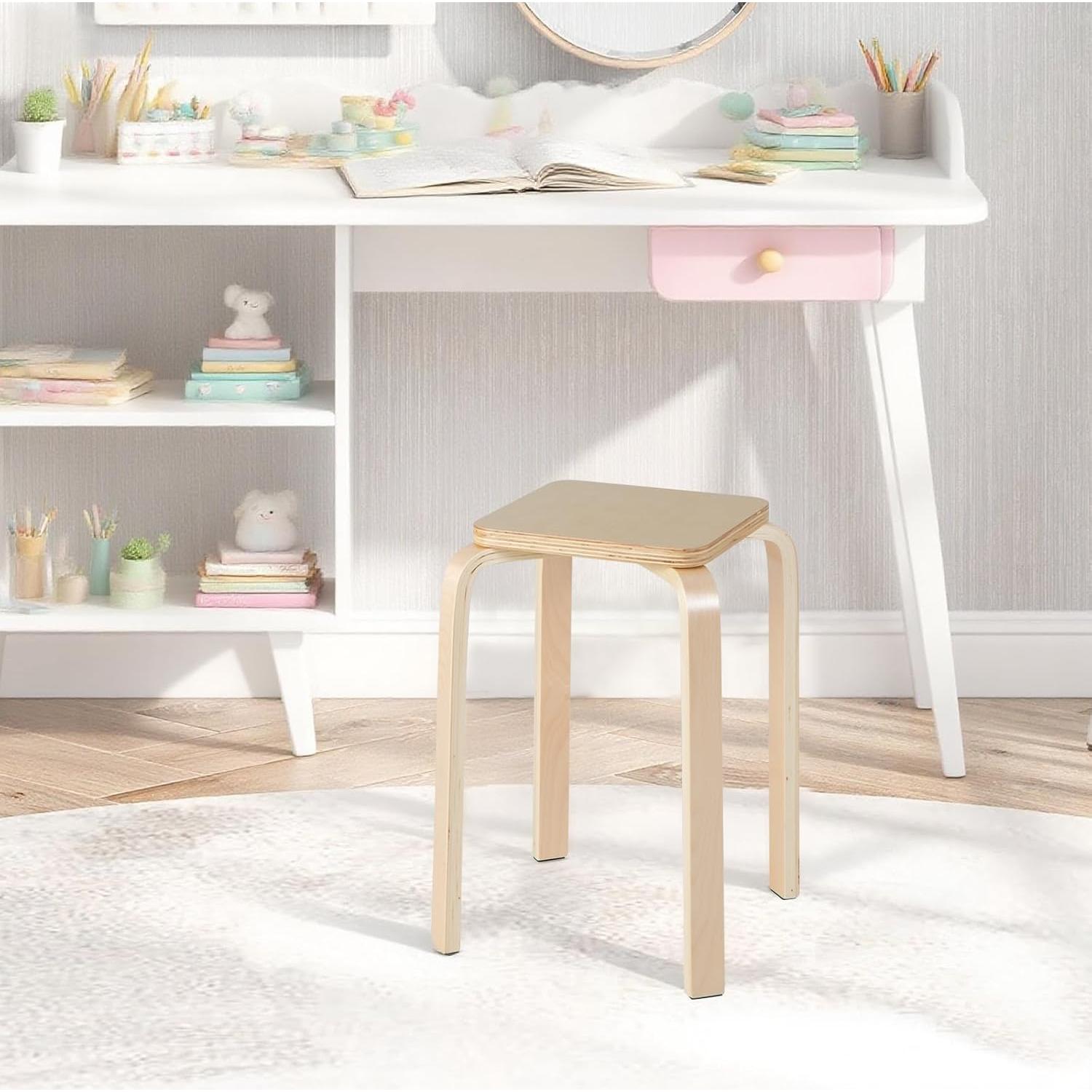 Juego de 4 Taburetes Apilables TOMANOR Madera Natural 45.72 cm