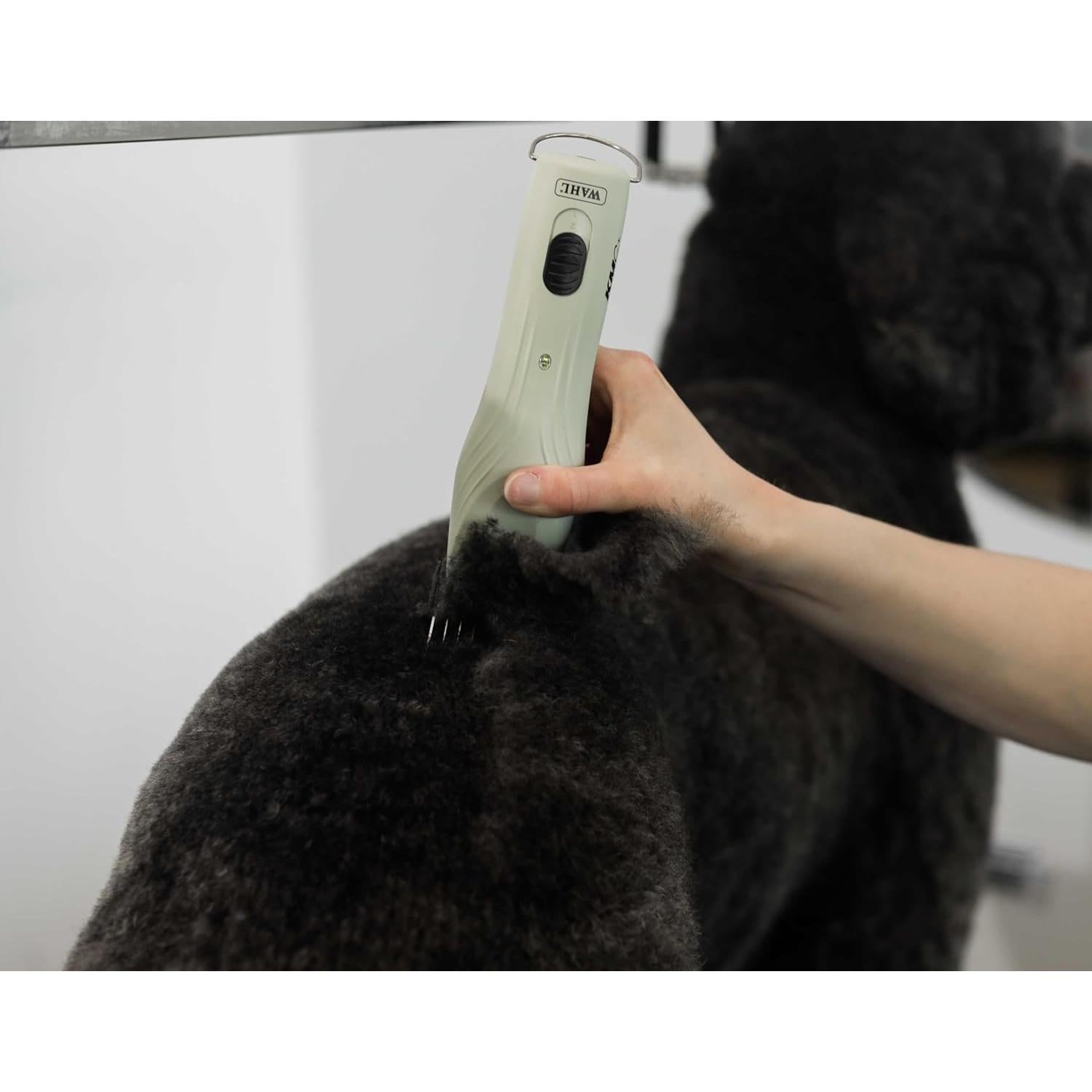 Cortadora Inalámbrica Wahl KMC+ 2 Velocidades para Mascotas