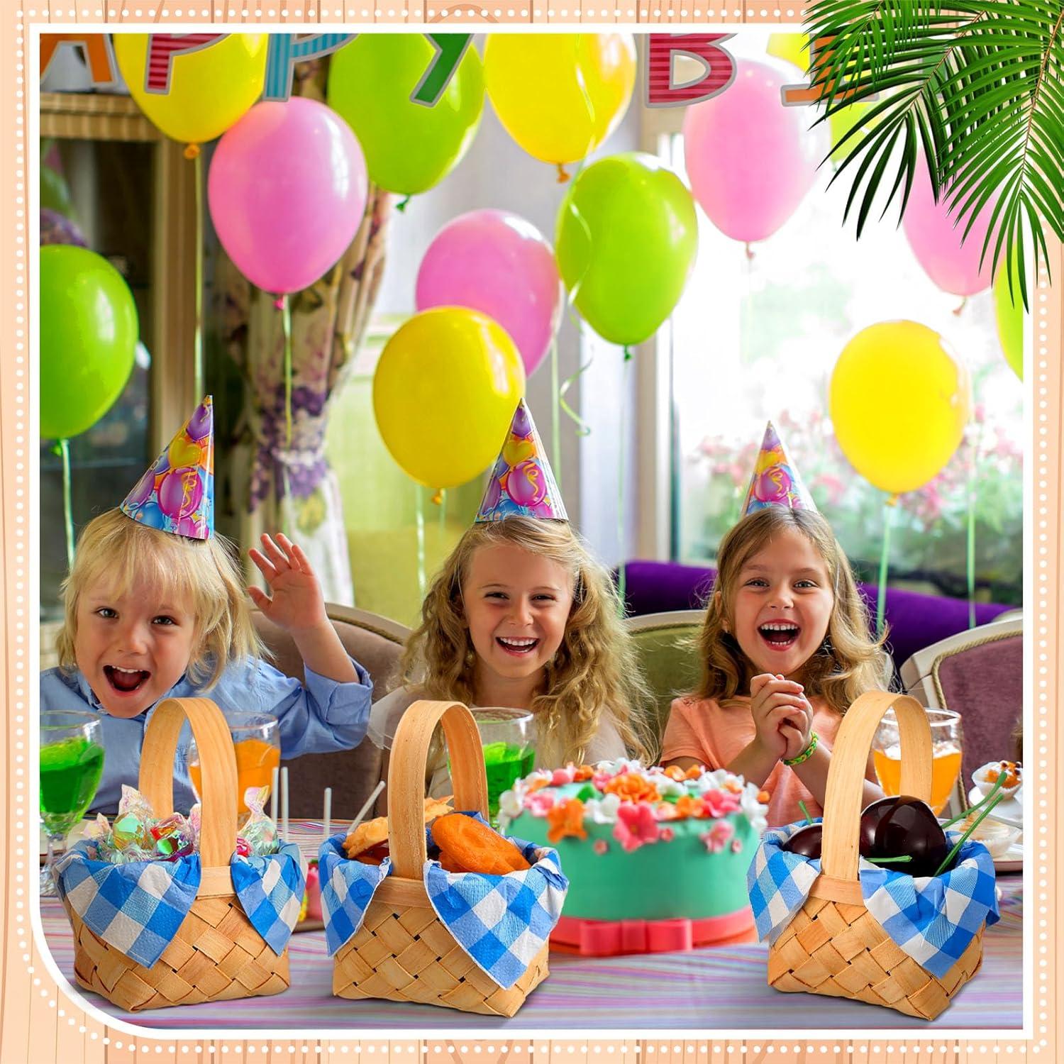 12 Mini Cestas de Madera Geelin con 20 Servilletas a Cuadros