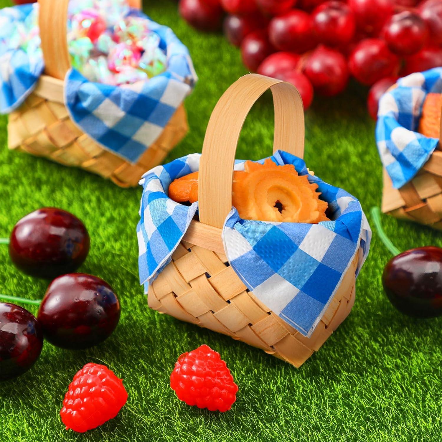 12 Mini Cestas de Madera Geelin con 20 Servilletas a Cuadros
