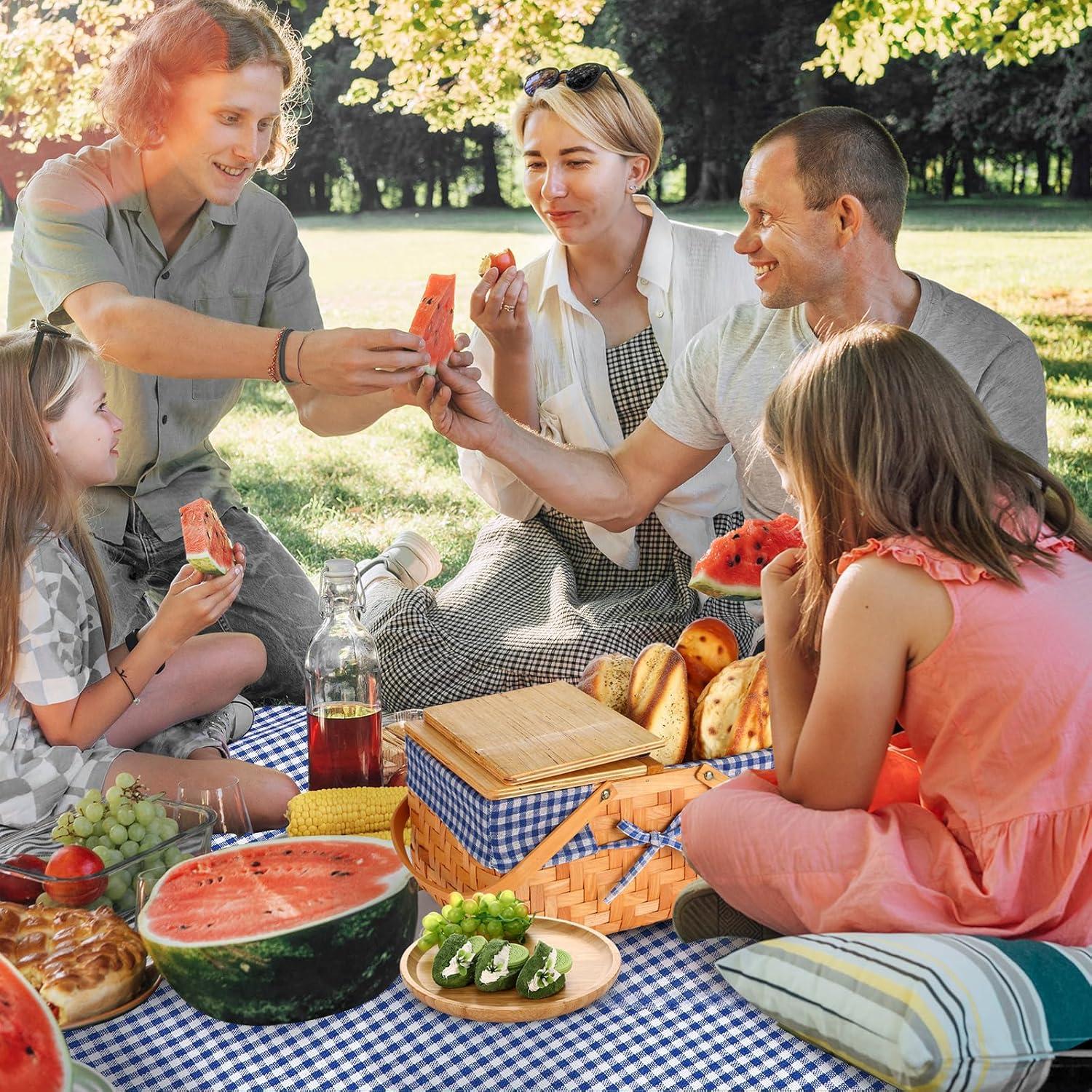 Kit de Picnic Blushtier con Cesta de Madera y Alfombra Impermeable