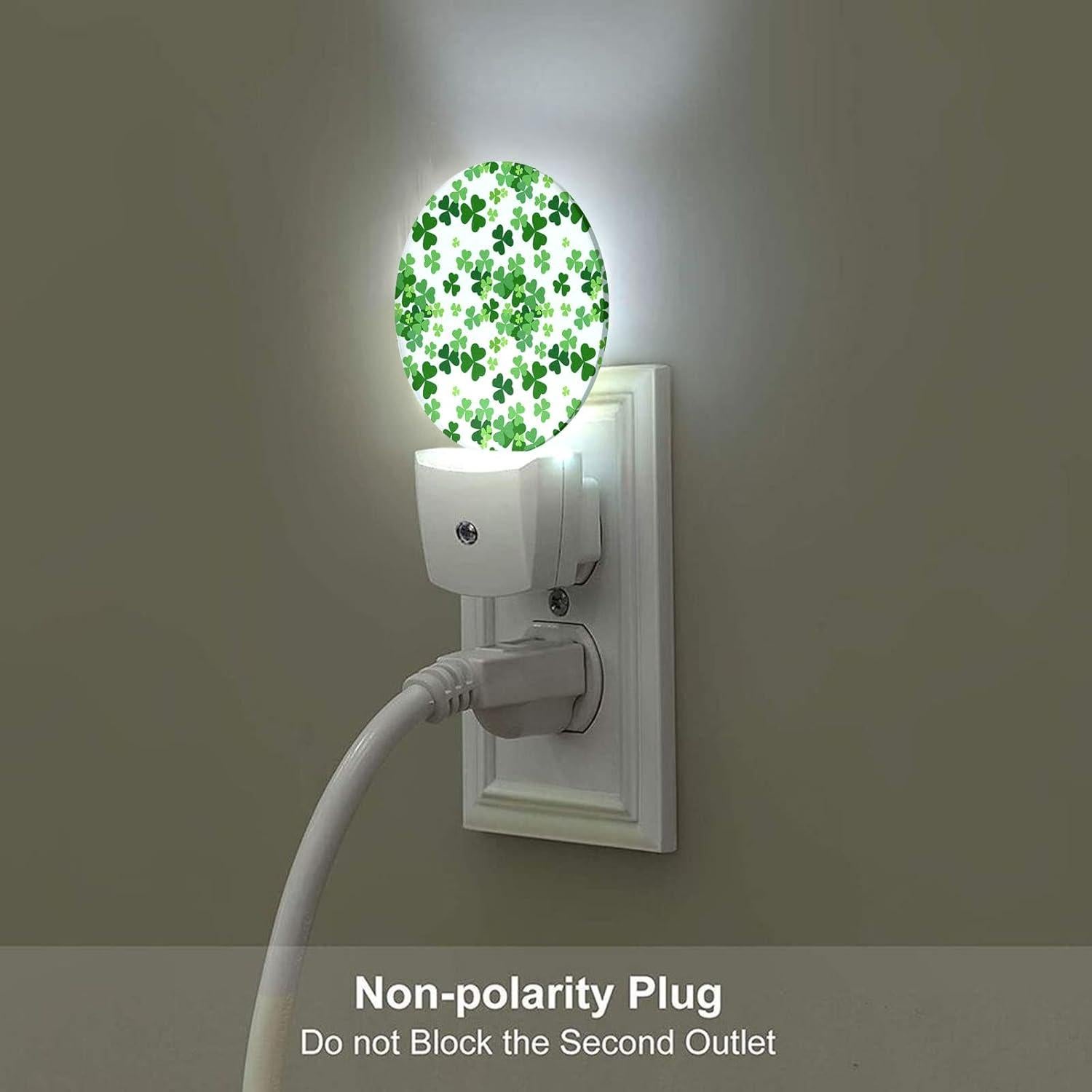 Luz Nocturna LED Axayaz Hoja de Trébol Verde con Sensor