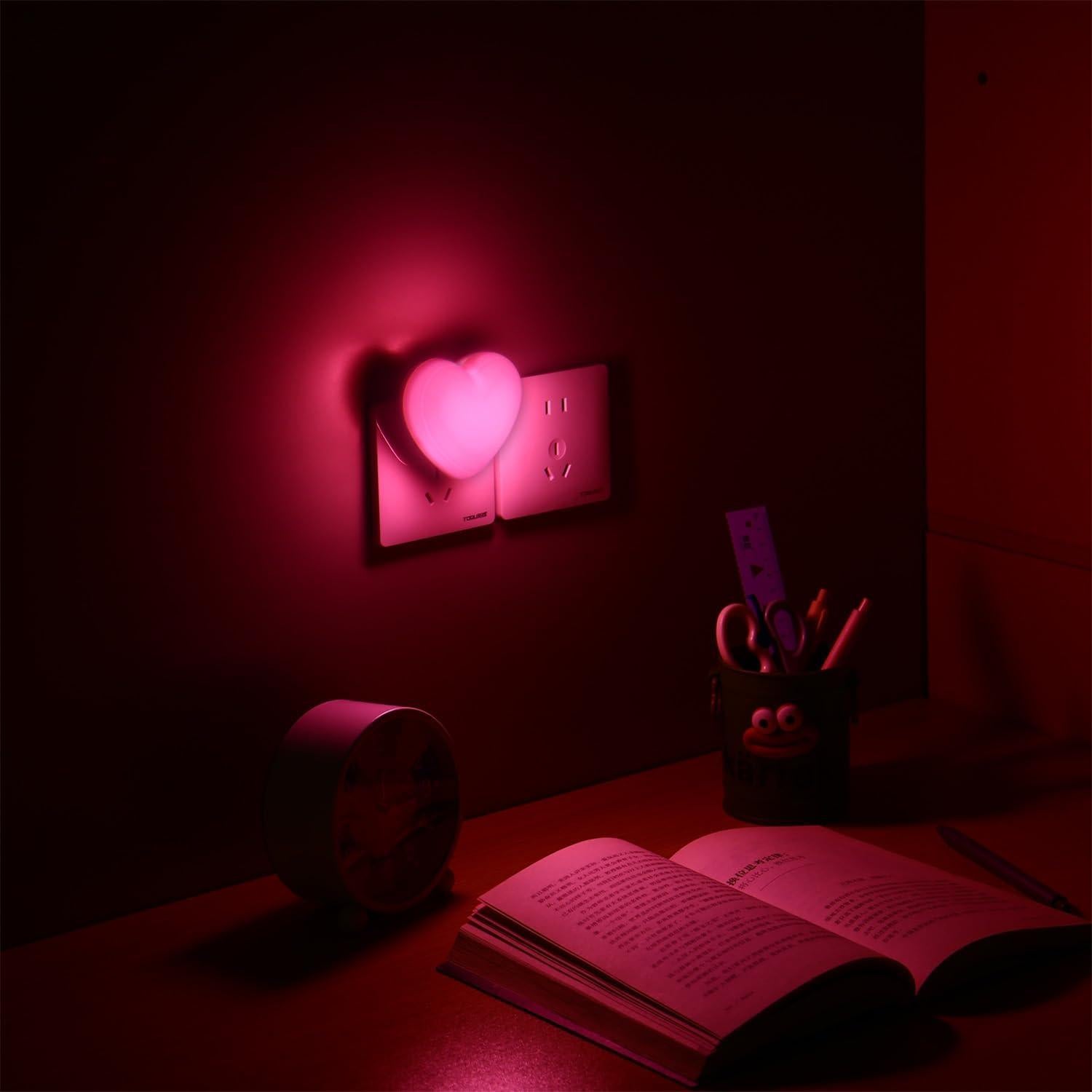 Lámpara Nocturna LED INZU Corazón Rosa con Sensor Automático