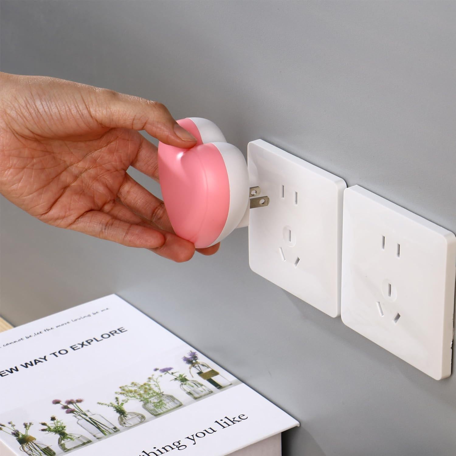 Lámpara Nocturna LED INZU Corazón Rosa con Sensor Automático