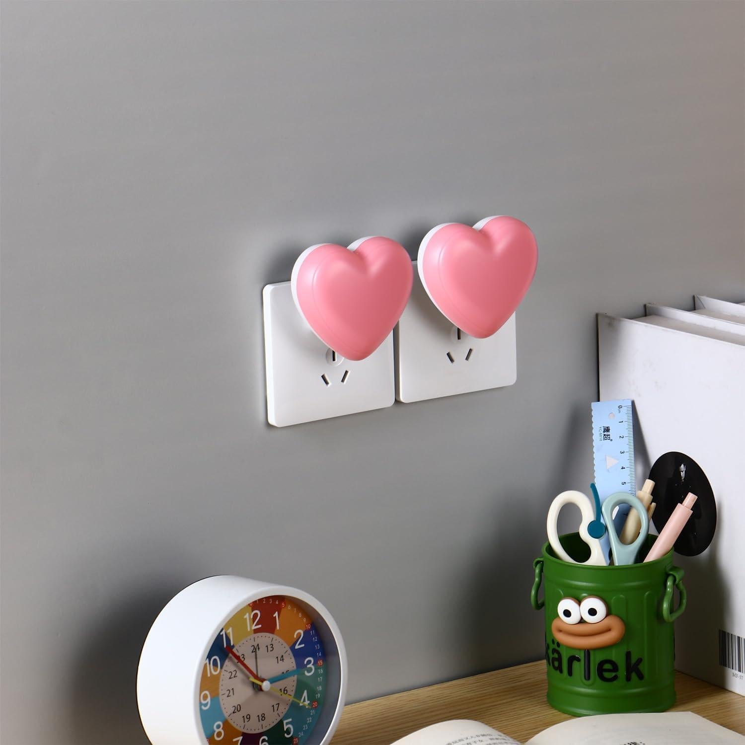 Lámpara Nocturna LED INZU Corazón Rosa con Sensor Automático