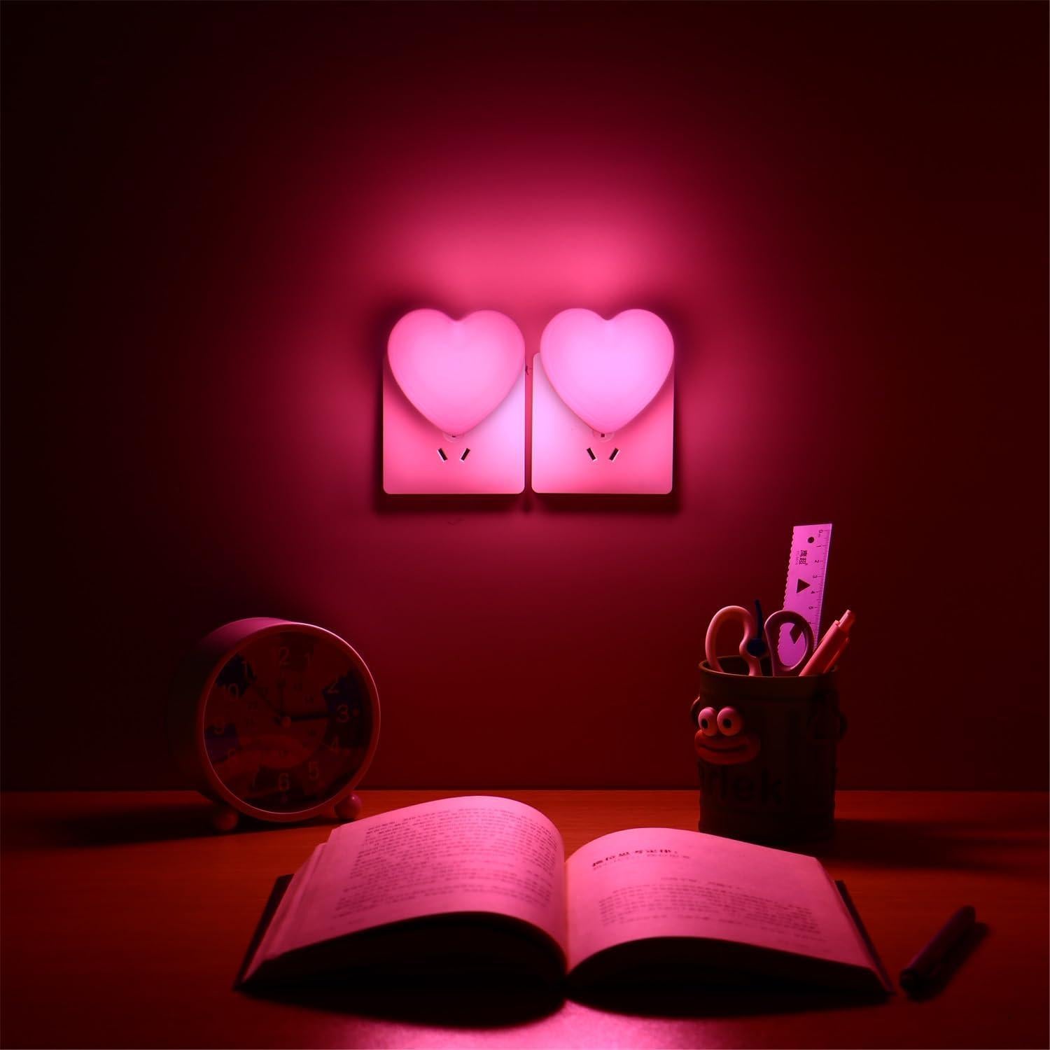 Lámpara Nocturna LED INZU Corazón Rosa con Sensor Automático