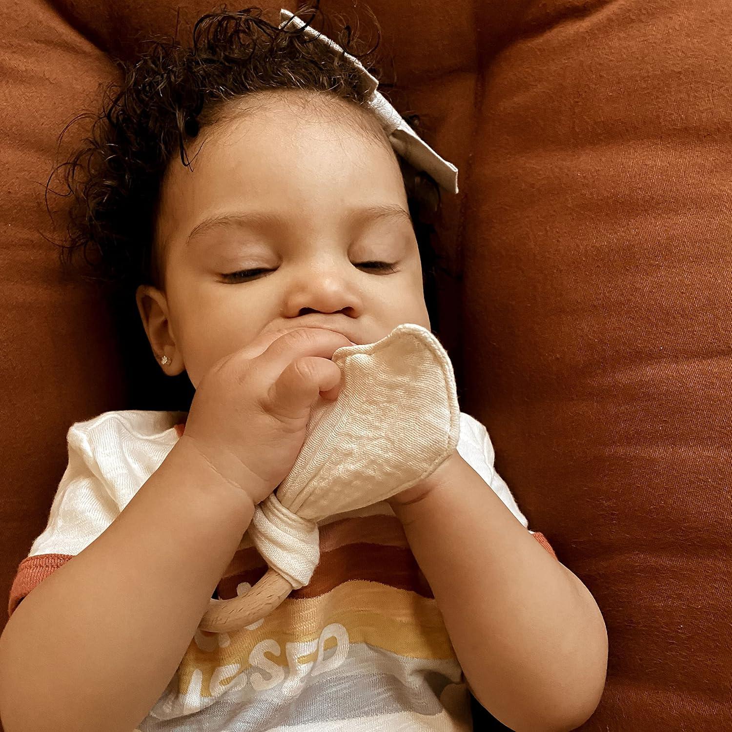 Mordedor de Madera para Bebés Ali+Oli Conejo Arrugado Natural