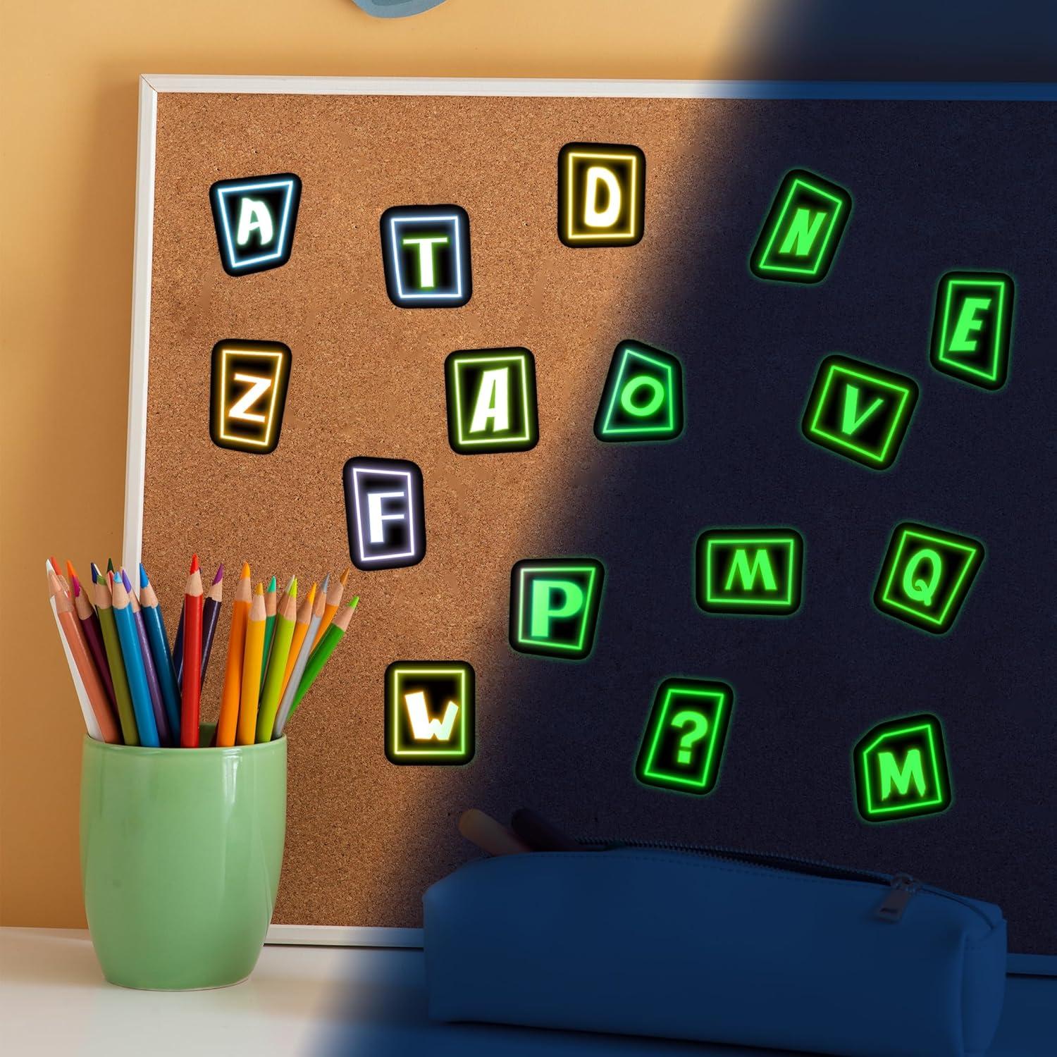 Calcomanías de Alfabeto Neón Robmoda 70 Pcs Brillan en la Oscuridad