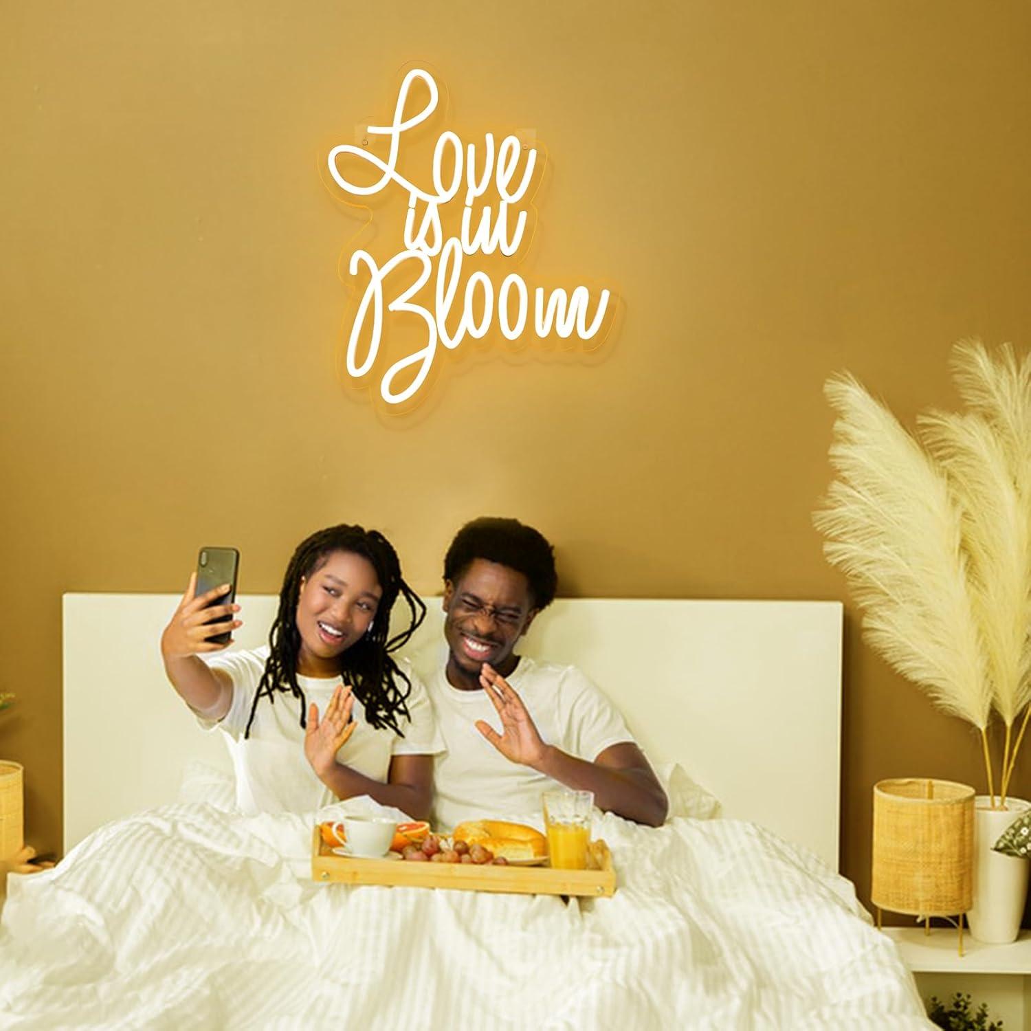 Letrero de Neón LED Virlusy 'El Amor Está en Flor' 38.5x32.5cm